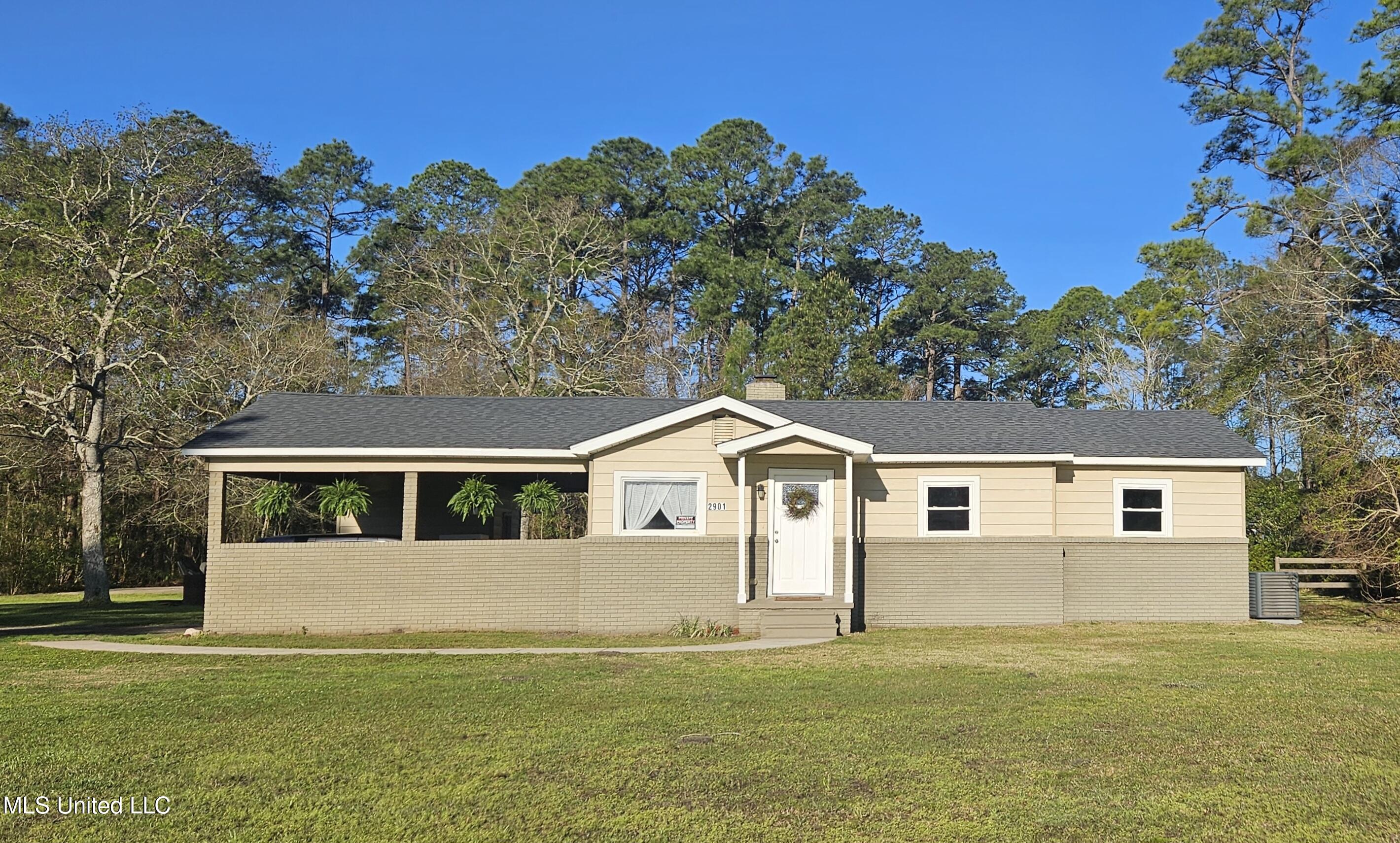 2901 Fairview Drive, Gautier, Mississippi image 1