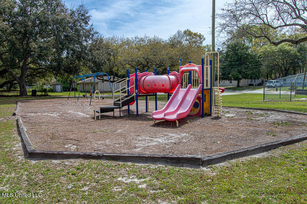 349 Park Circle, Biloxi, Mississippi image 20