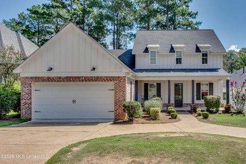 Homes For Sale - 150 Pine Ridge Circle<br/> Brandon, MS 39047
