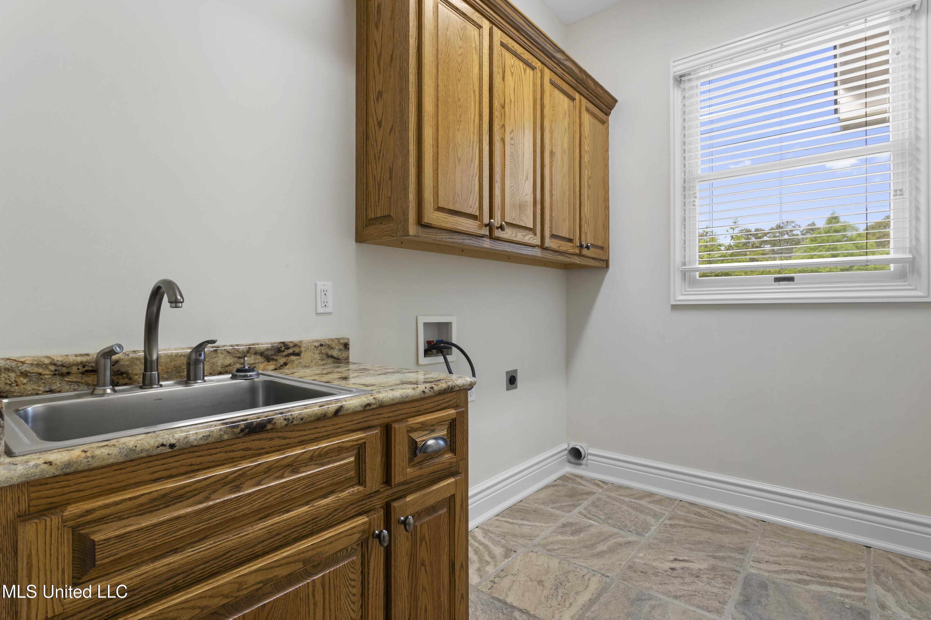 12240 Lake Forest Dr. Dr, Gulfport, Mississippi image 44