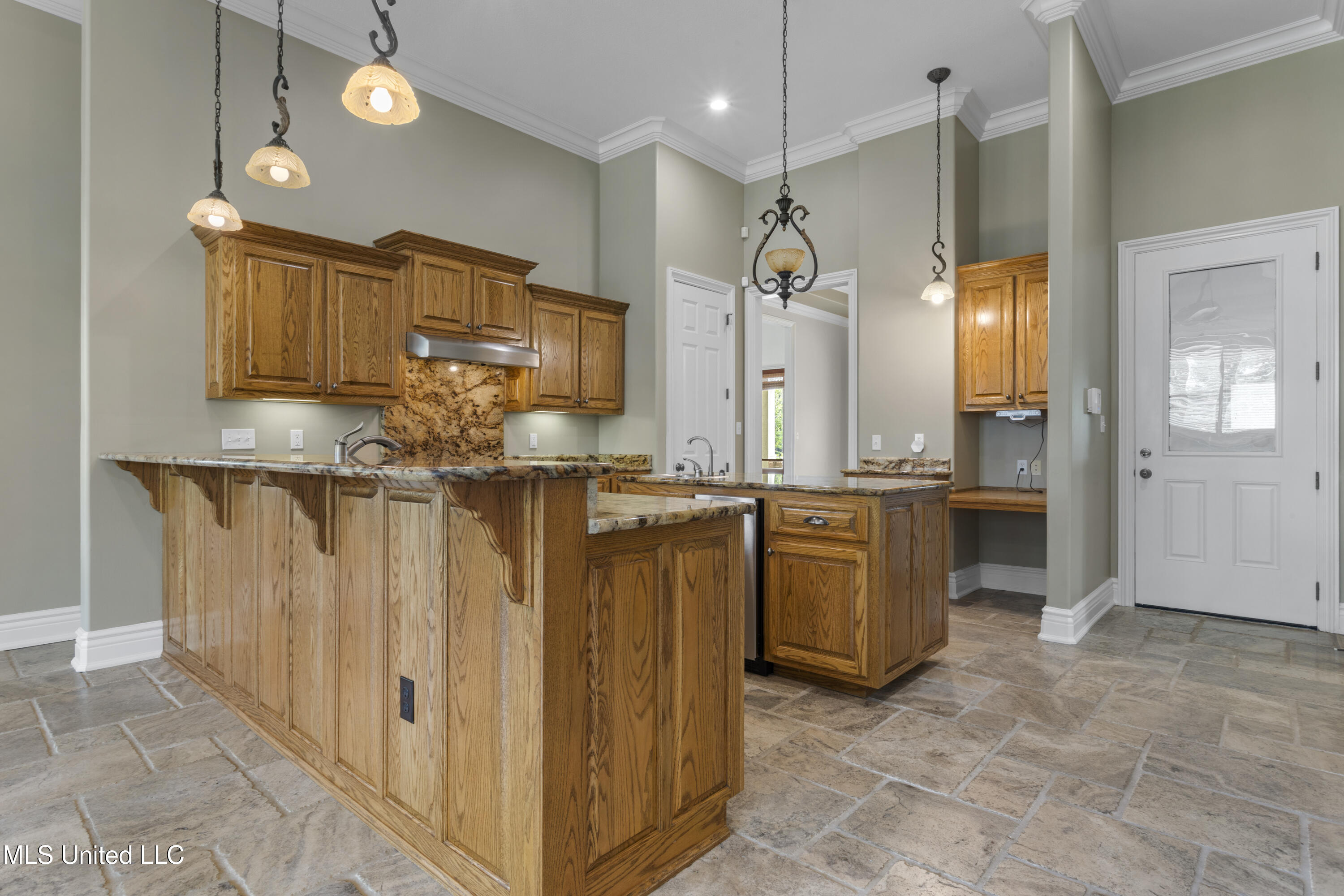 12240 Lake Forest Dr. Dr, Gulfport, Mississippi image 8