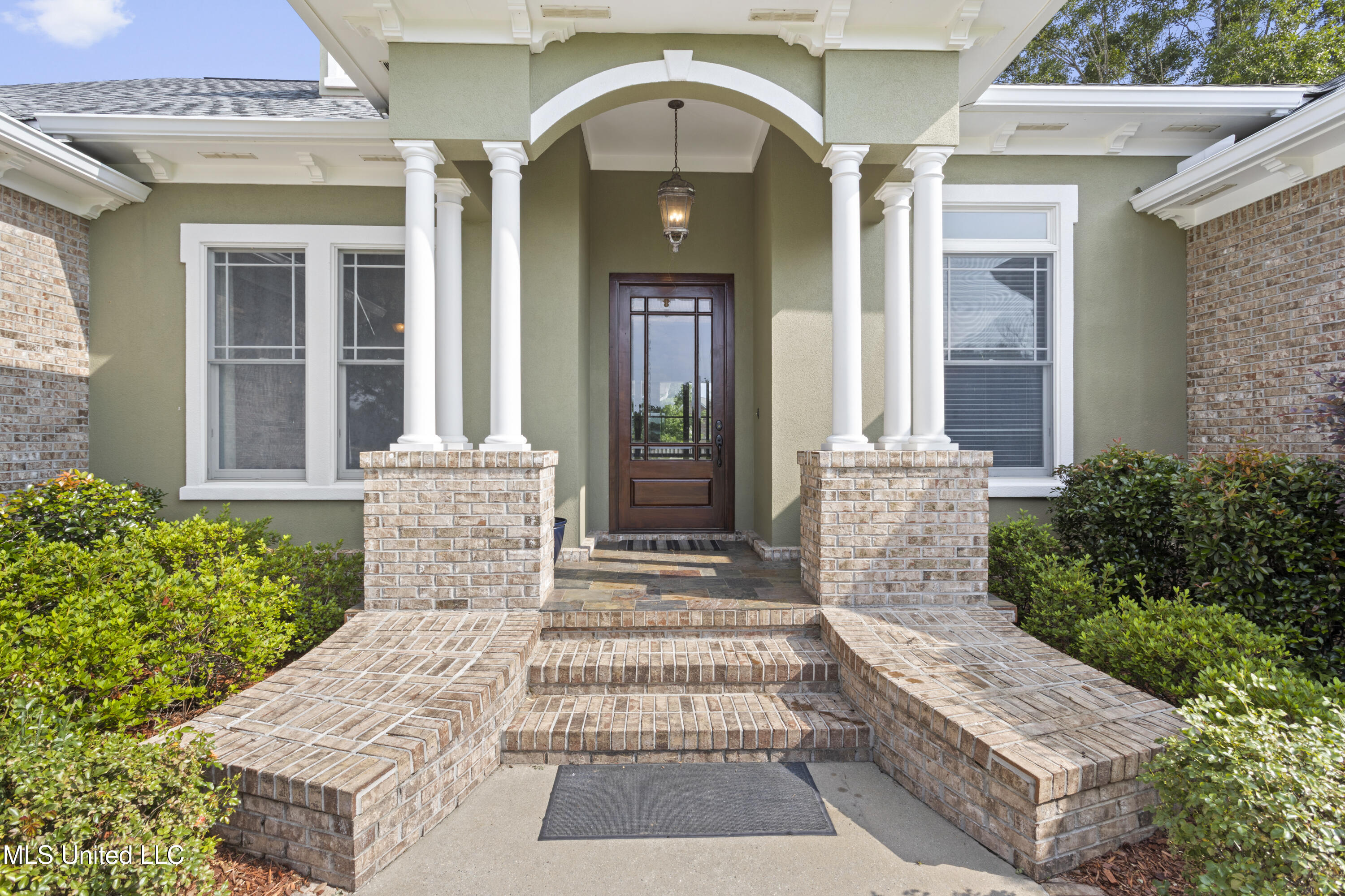 12240 Lake Forest Dr. Dr, Gulfport, Mississippi image 3