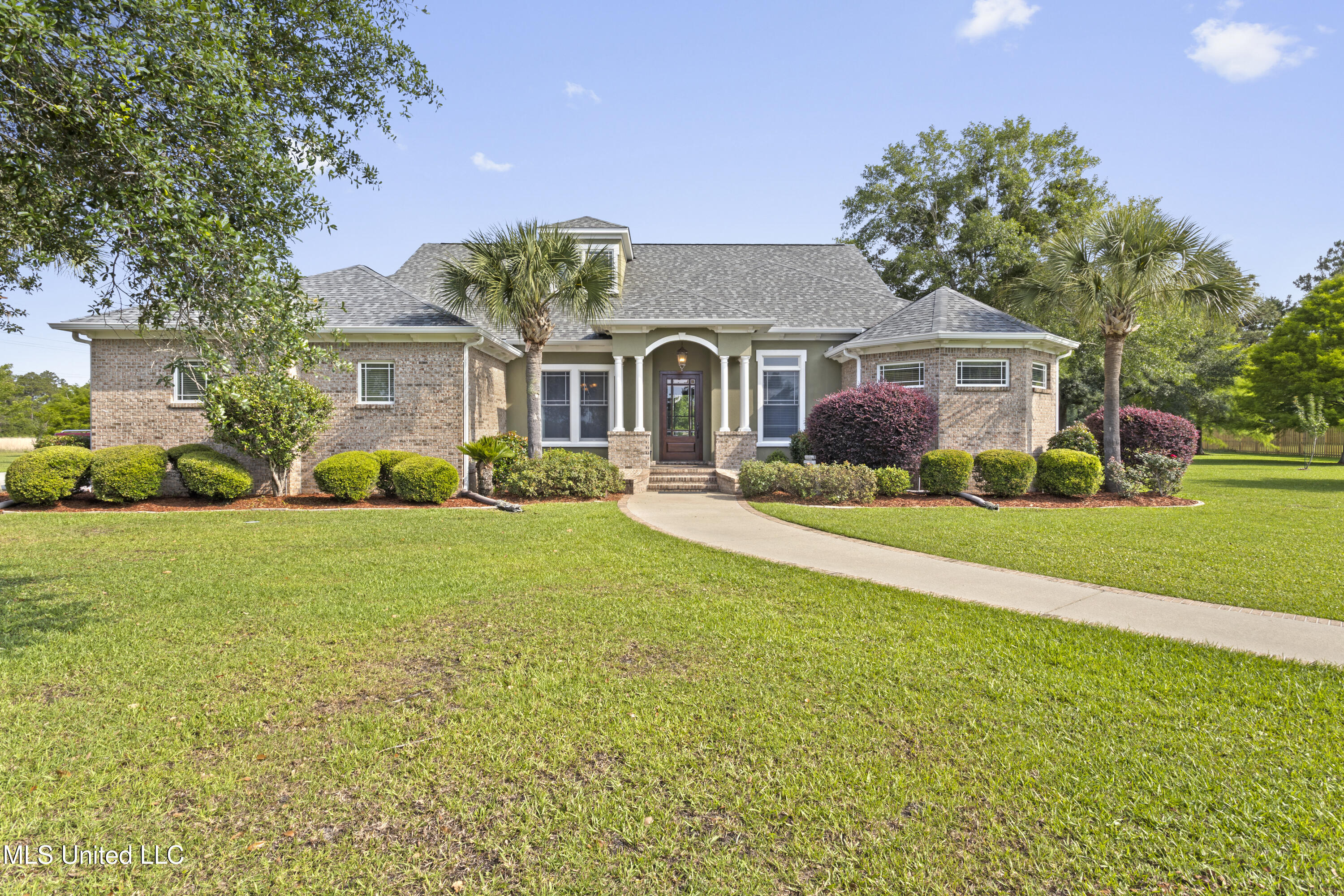 12240 Lake Forest Dr. Dr, Gulfport, Mississippi image 2