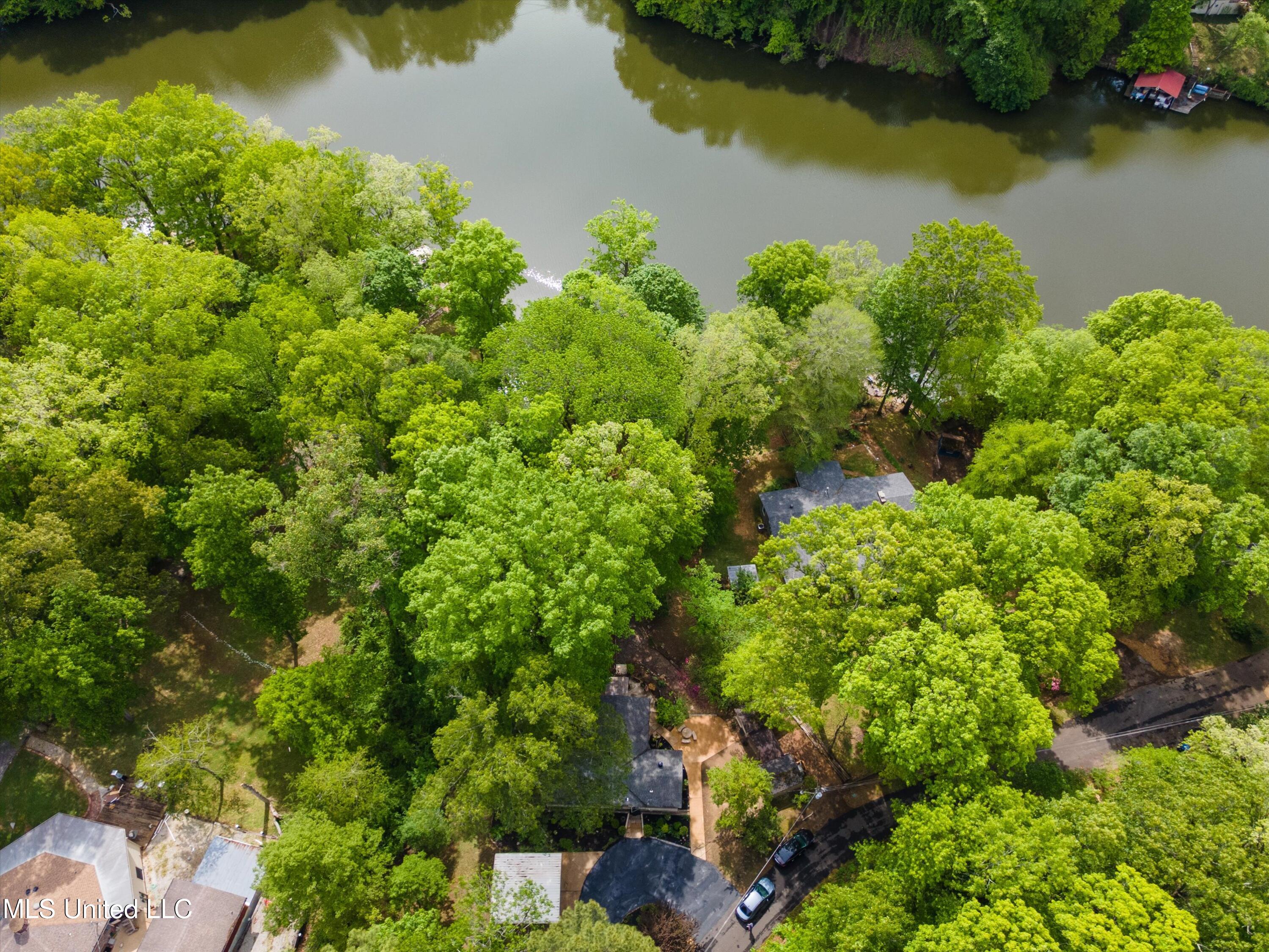 2830 Elm Drive, Hernando, Mississippi image 35