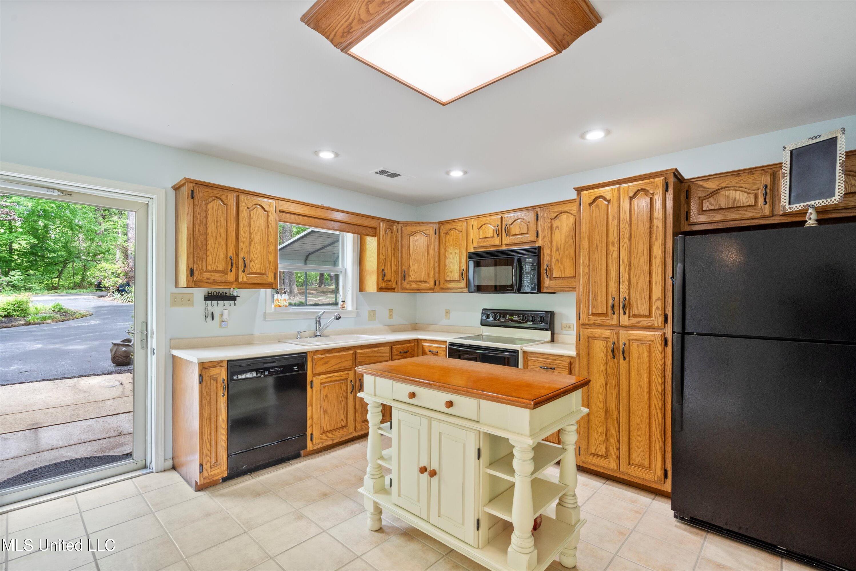 2830 Elm Drive, Hernando, Mississippi image 20