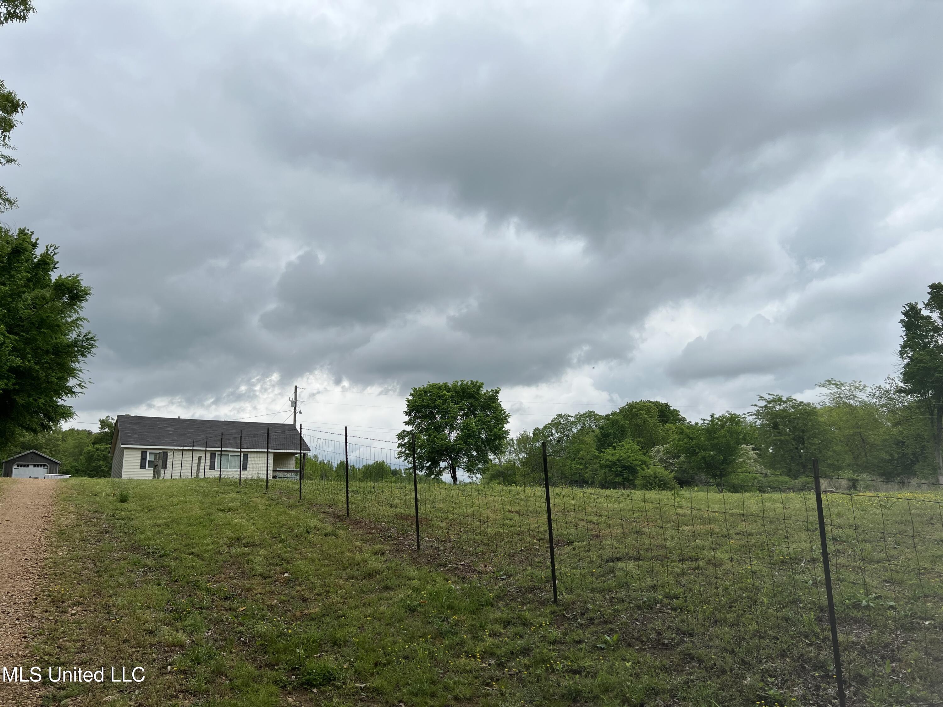 2006 Franks Road, Coldwater, Mississippi image 1