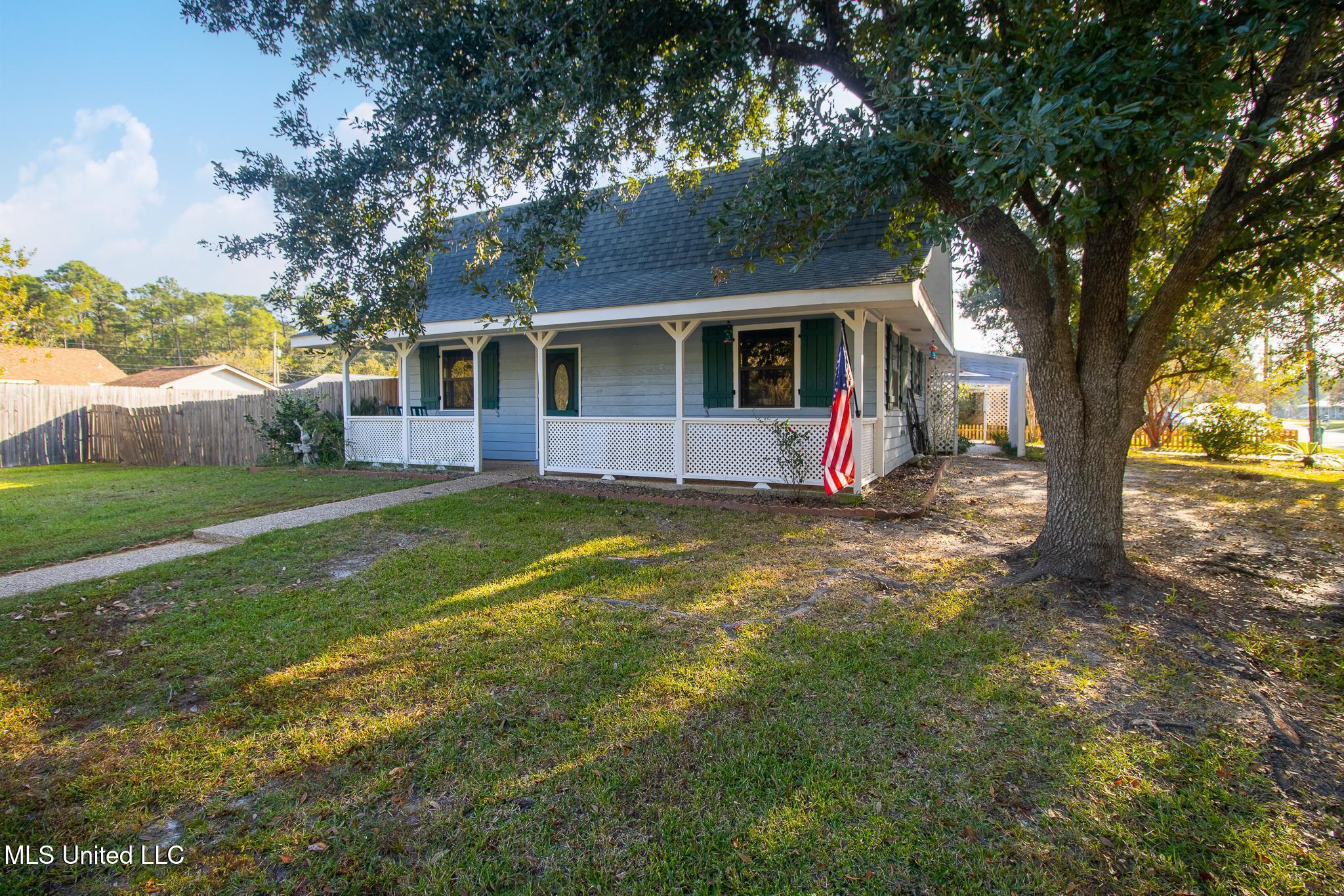 809 Jackson Boulevard, Bay Saint Louis, Mississippi image 3