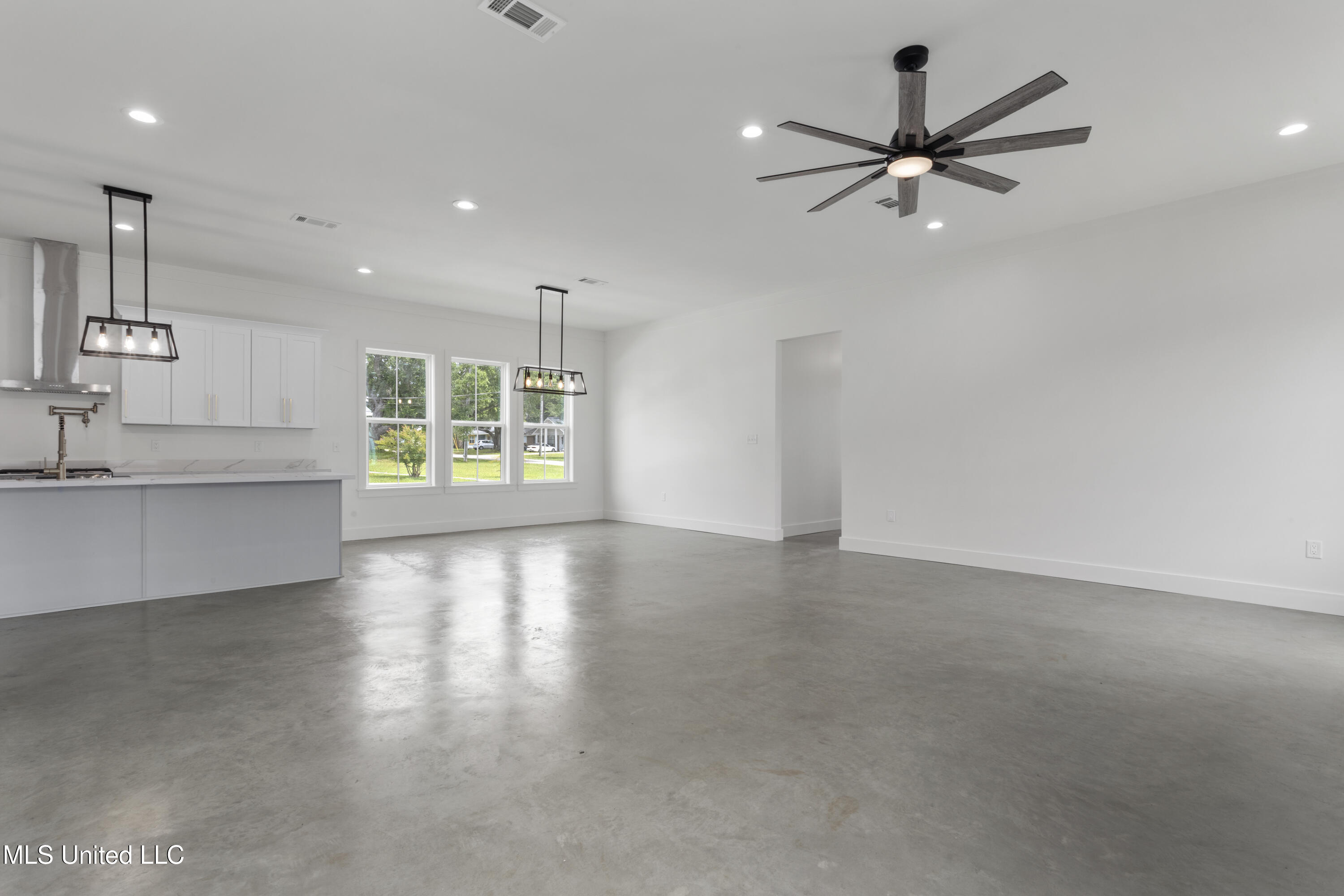 217 White Harbor Road, Long Beach, Mississippi image 13