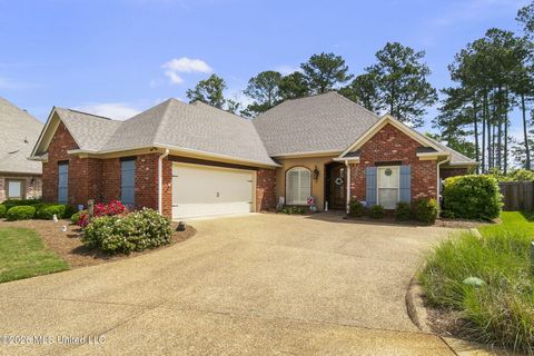Homes For Sale - 110 Willow Crest Circle<br/> Brandon, MS 39047