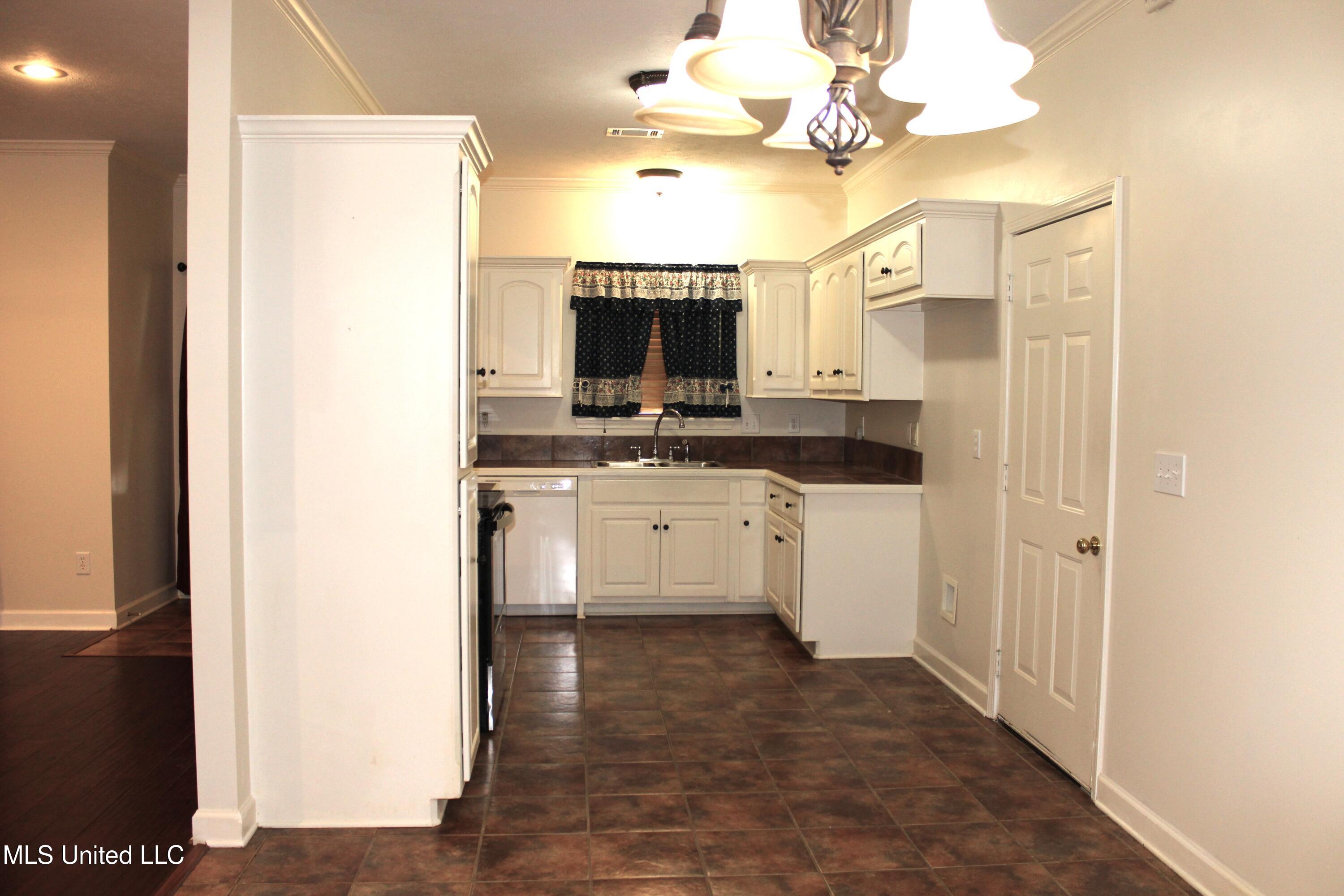 1210 Coachlight Cove, Brandon, Mississippi image 9