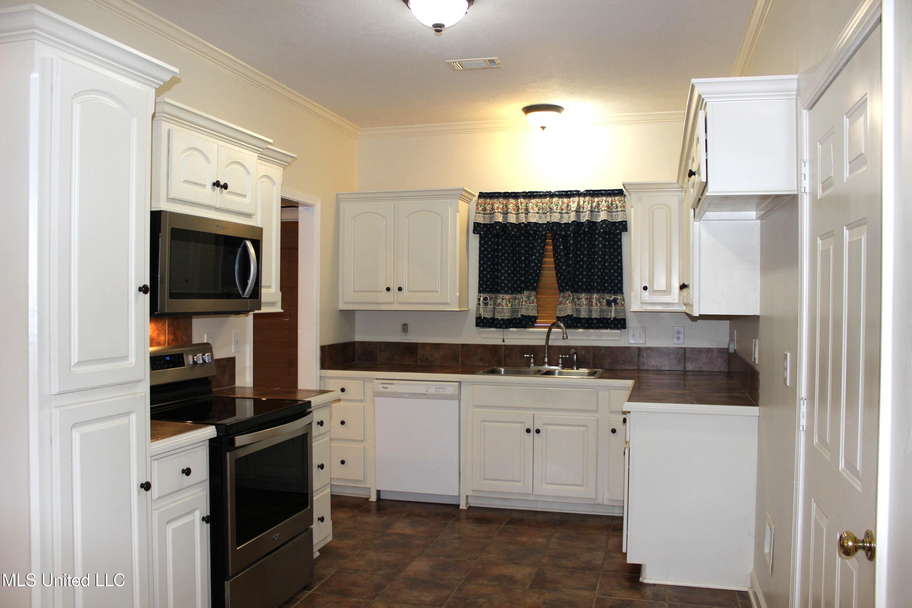 1210 Coachlight Cove, Brandon, Mississippi image 10