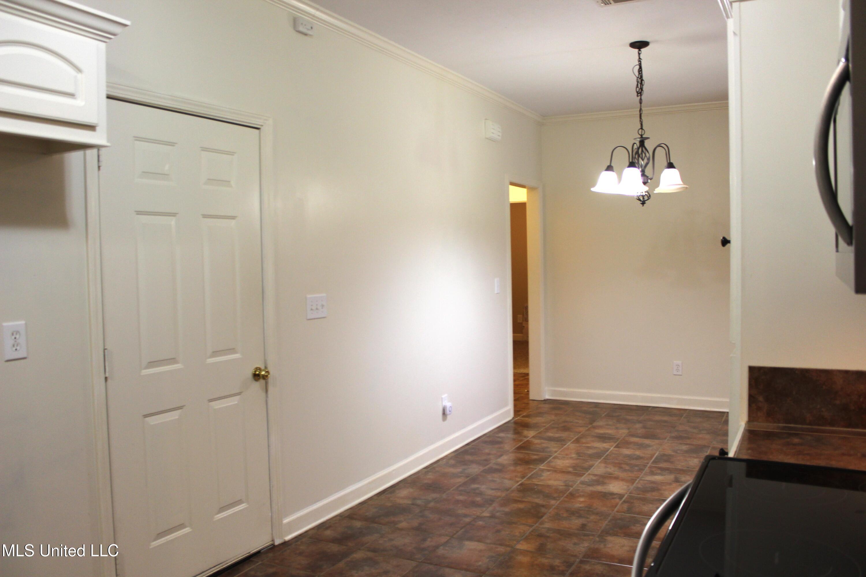 1210 Coachlight Cove, Brandon, Mississippi image 13