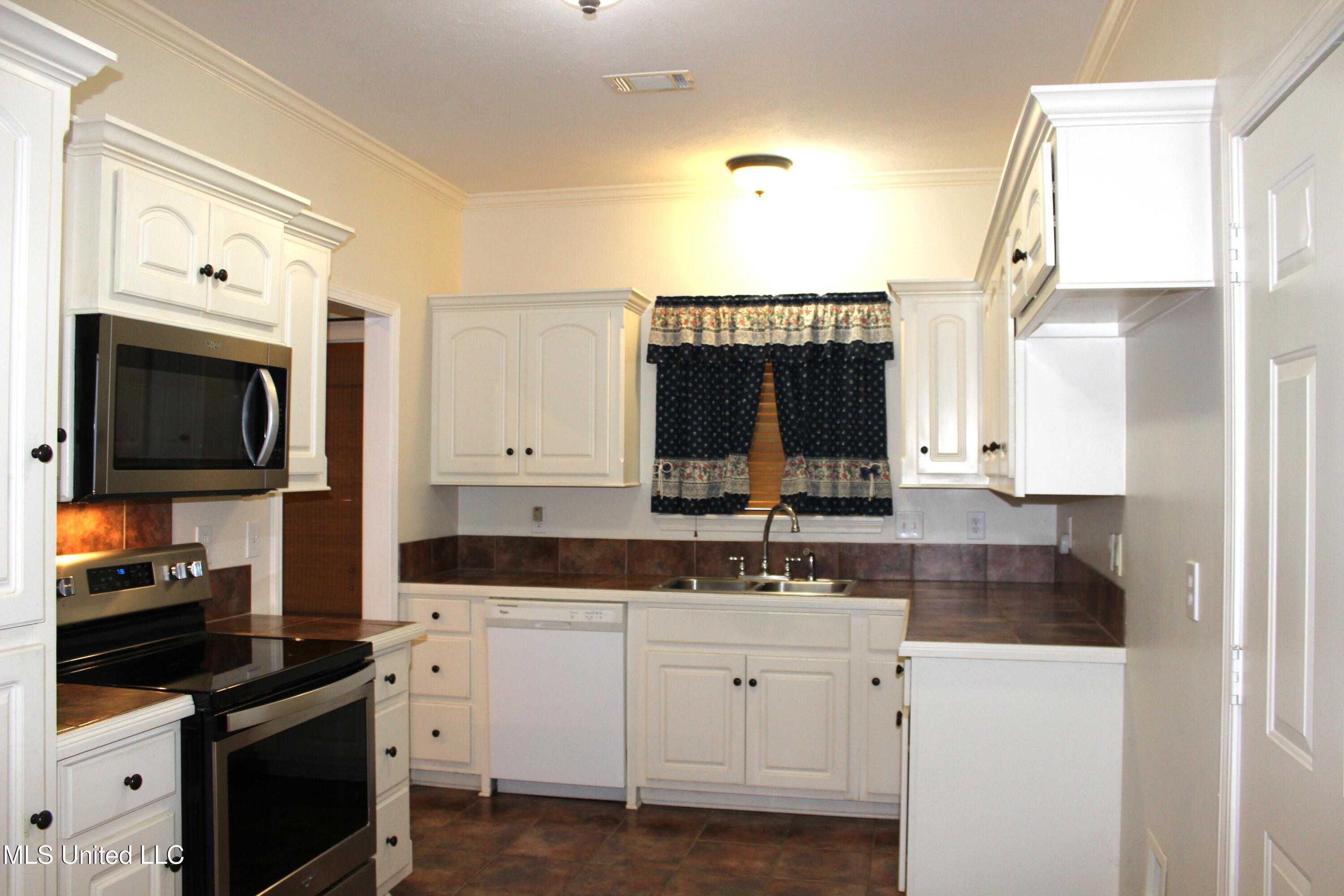 1210 Coachlight Cove, Brandon, Mississippi image 11