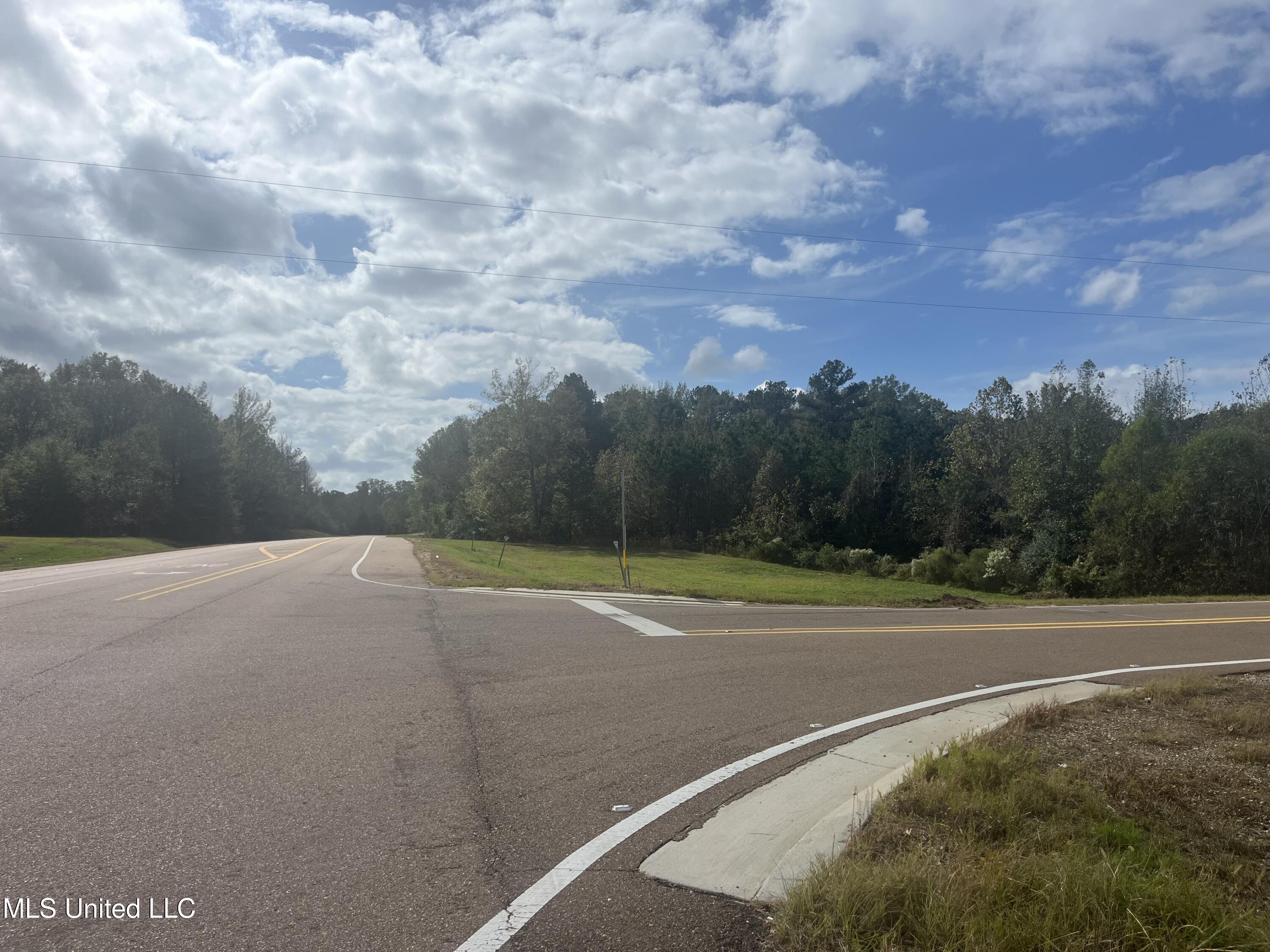 St. Thomas Parkway, Clinton, Mississippi image 18