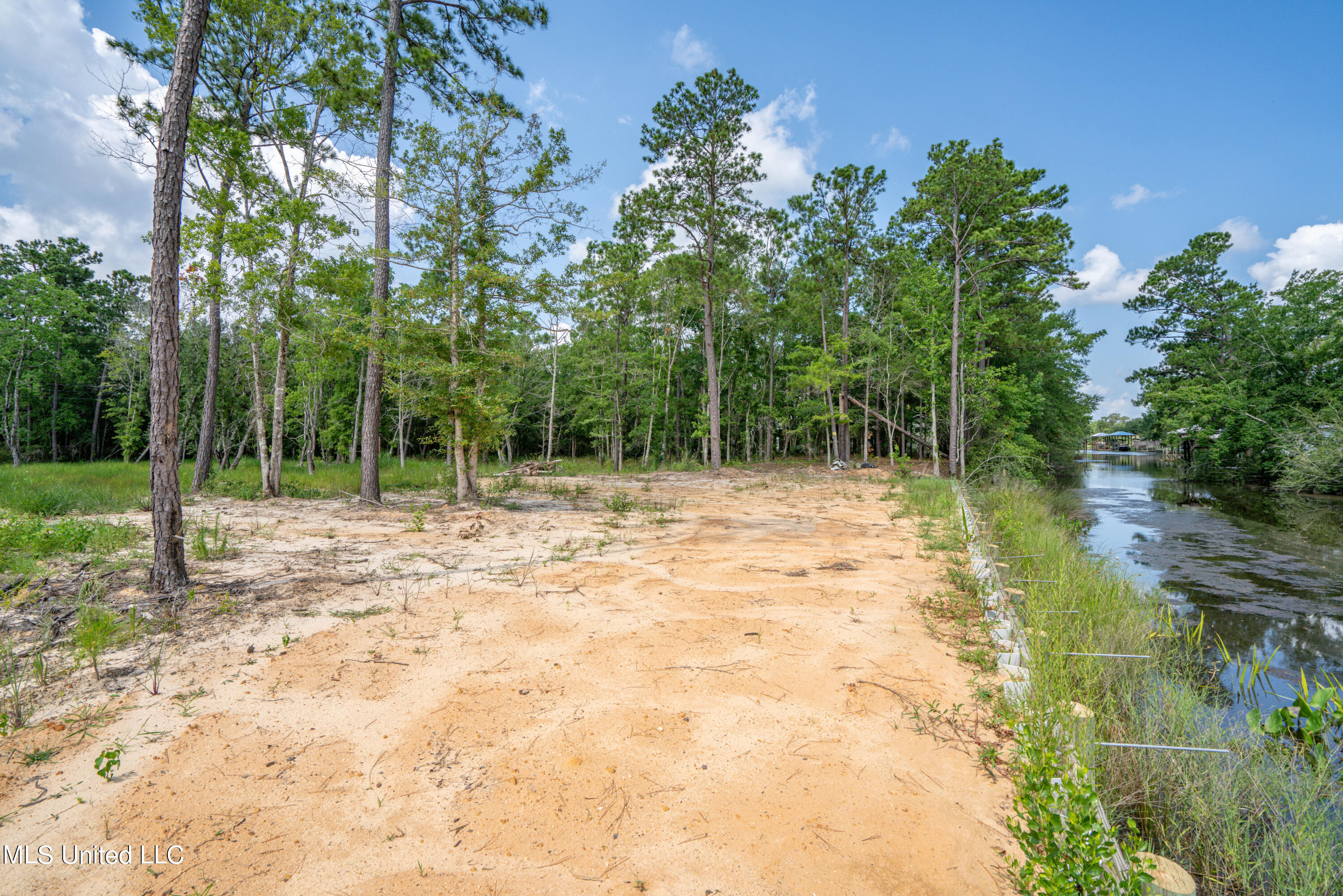 10083 Cain Road, Bay Saint Louis, Mississippi image 6