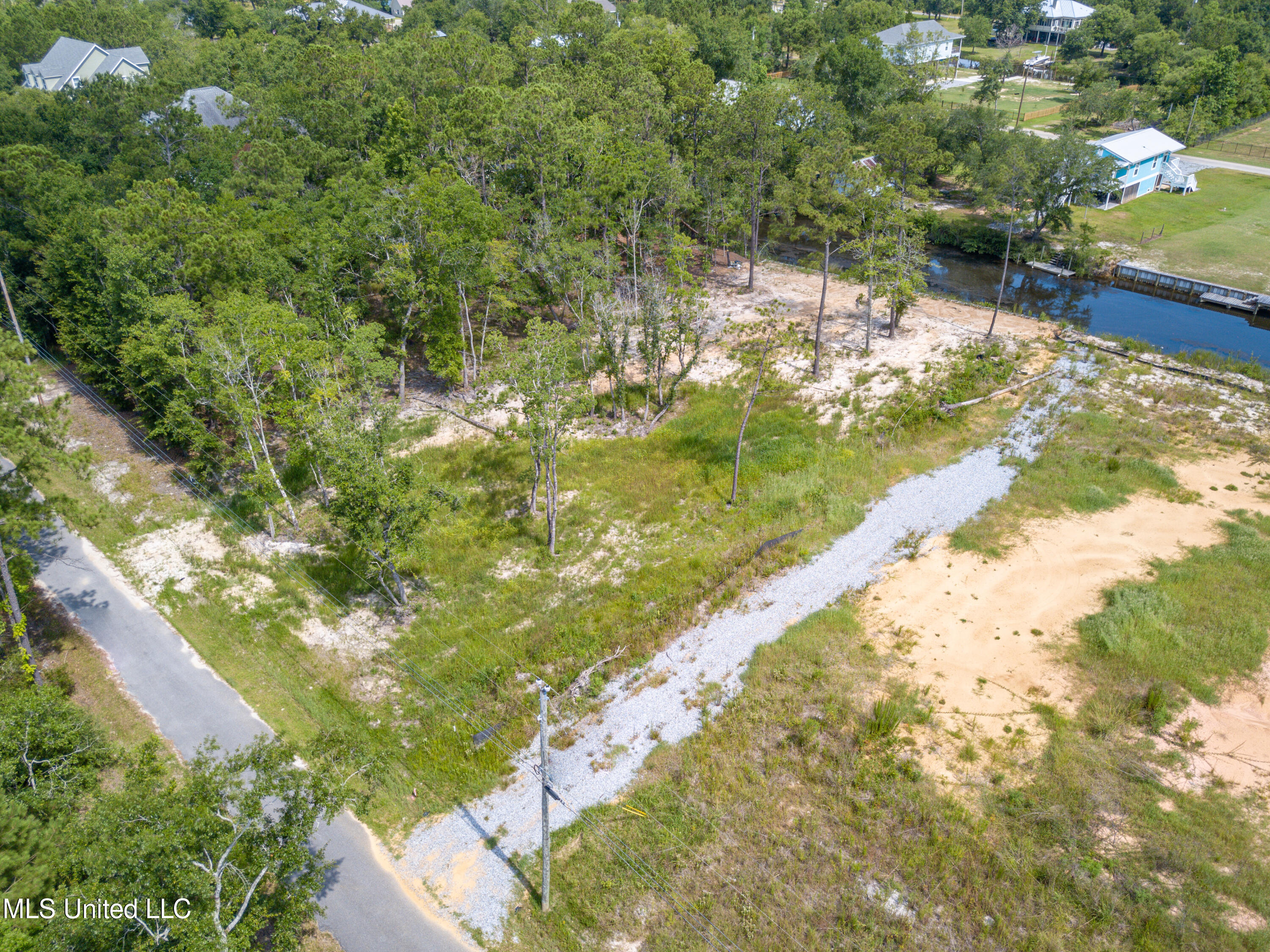 10083 Cain Road, Bay Saint Louis, Mississippi image 12