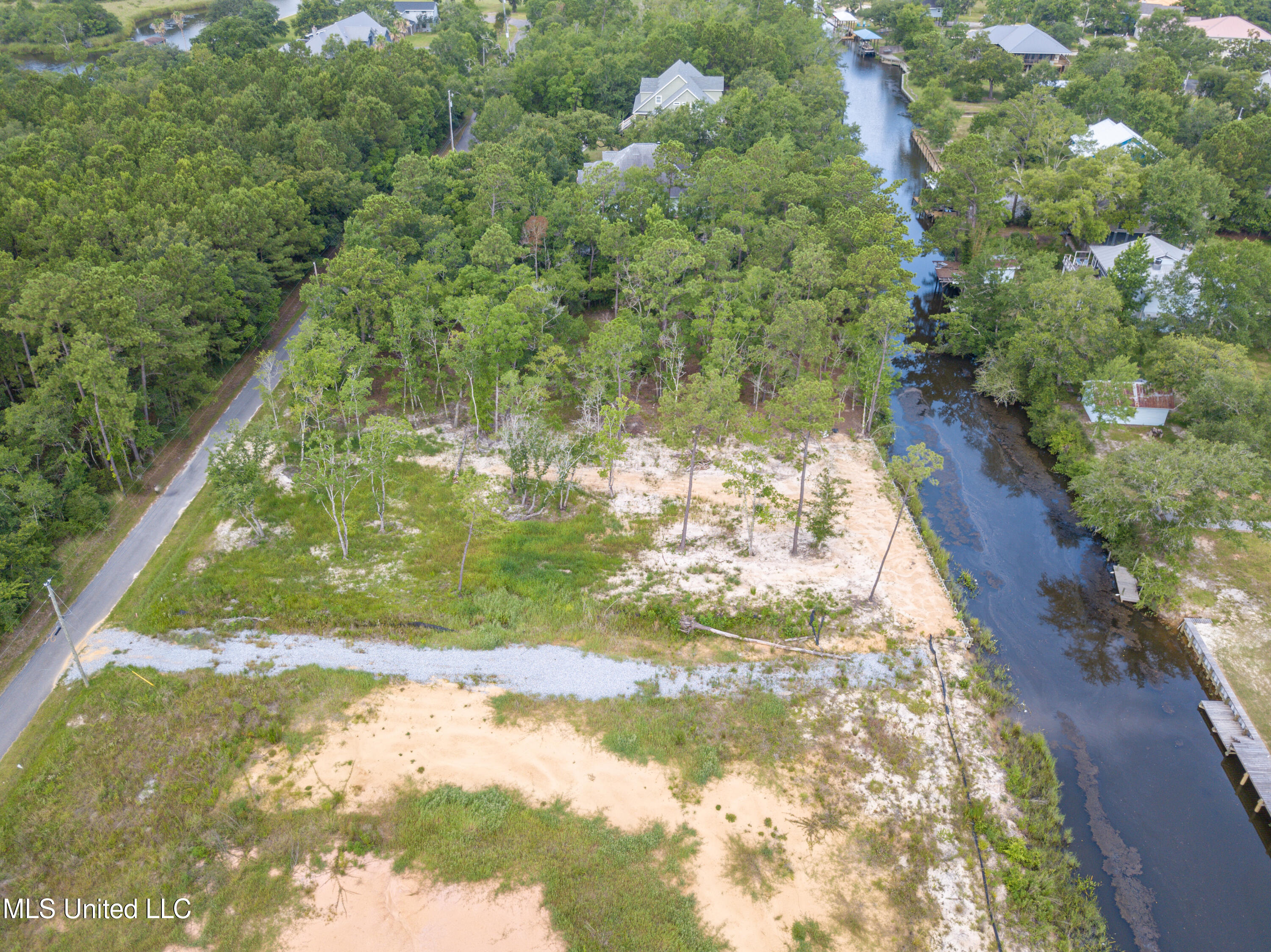 10083 Cain Road, Bay Saint Louis, Mississippi image 11