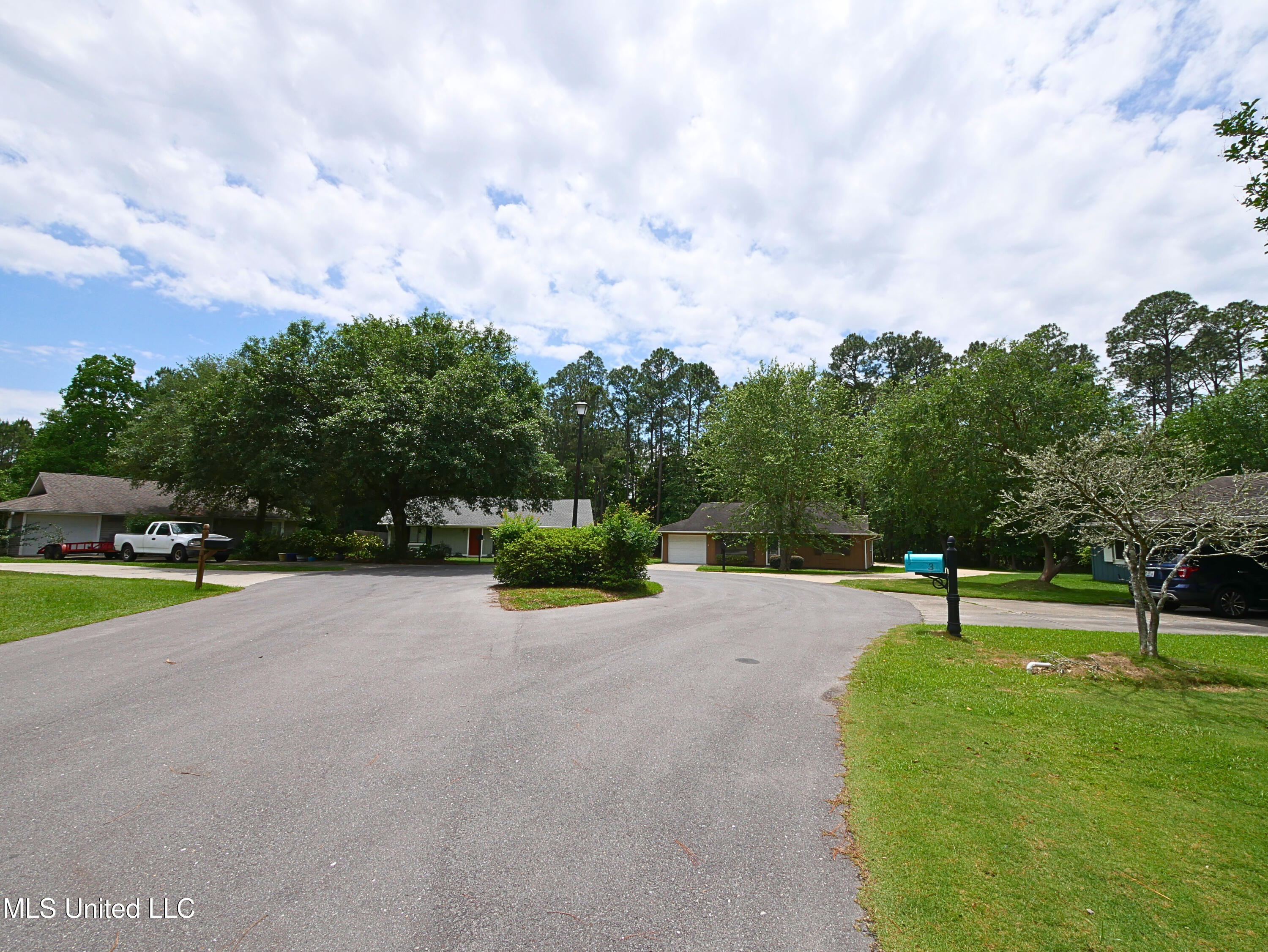 4 Live Oak Court, Diamondhead, Mississippi image 3