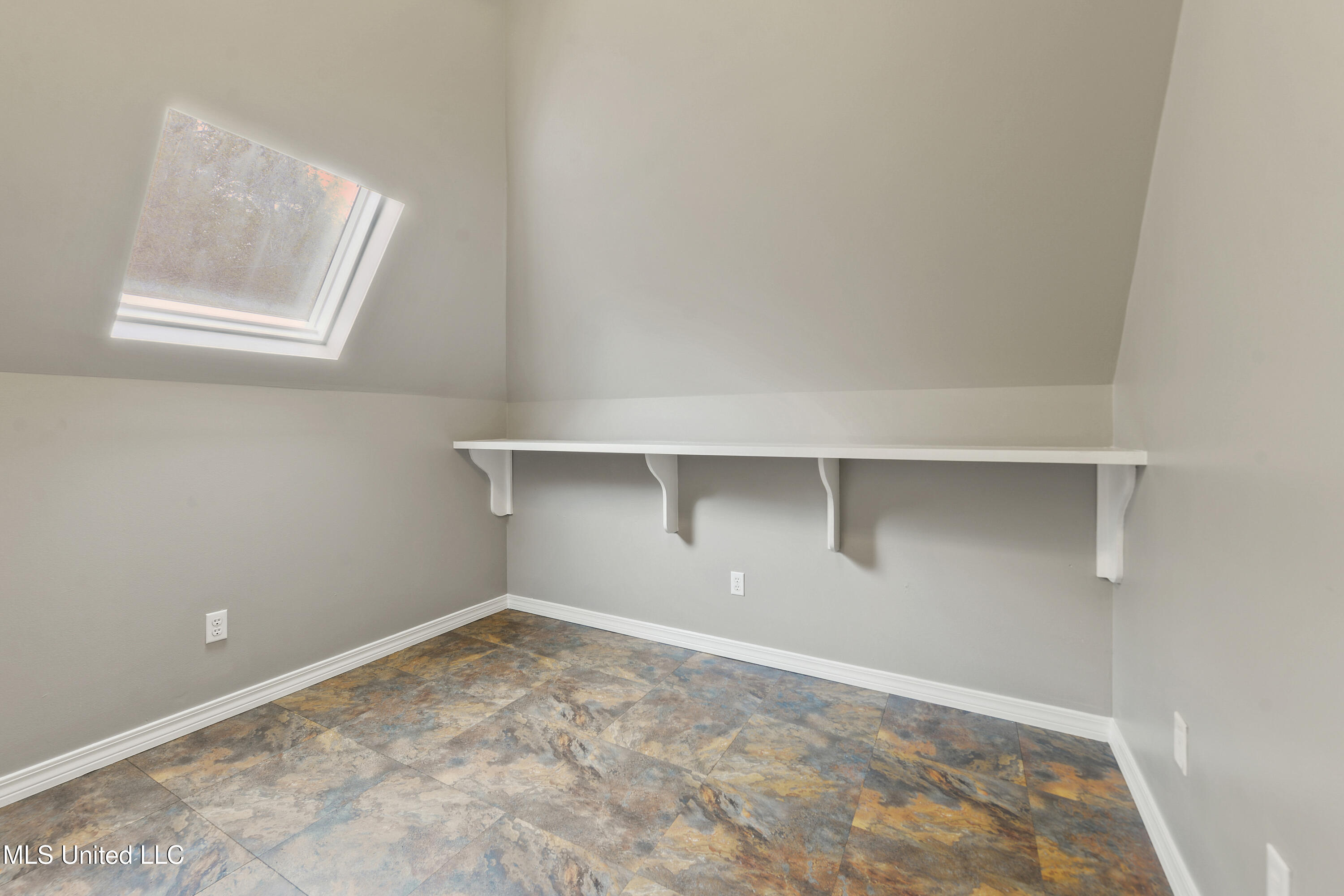 18437 Robinson Road, Gulfport, Mississippi image 39