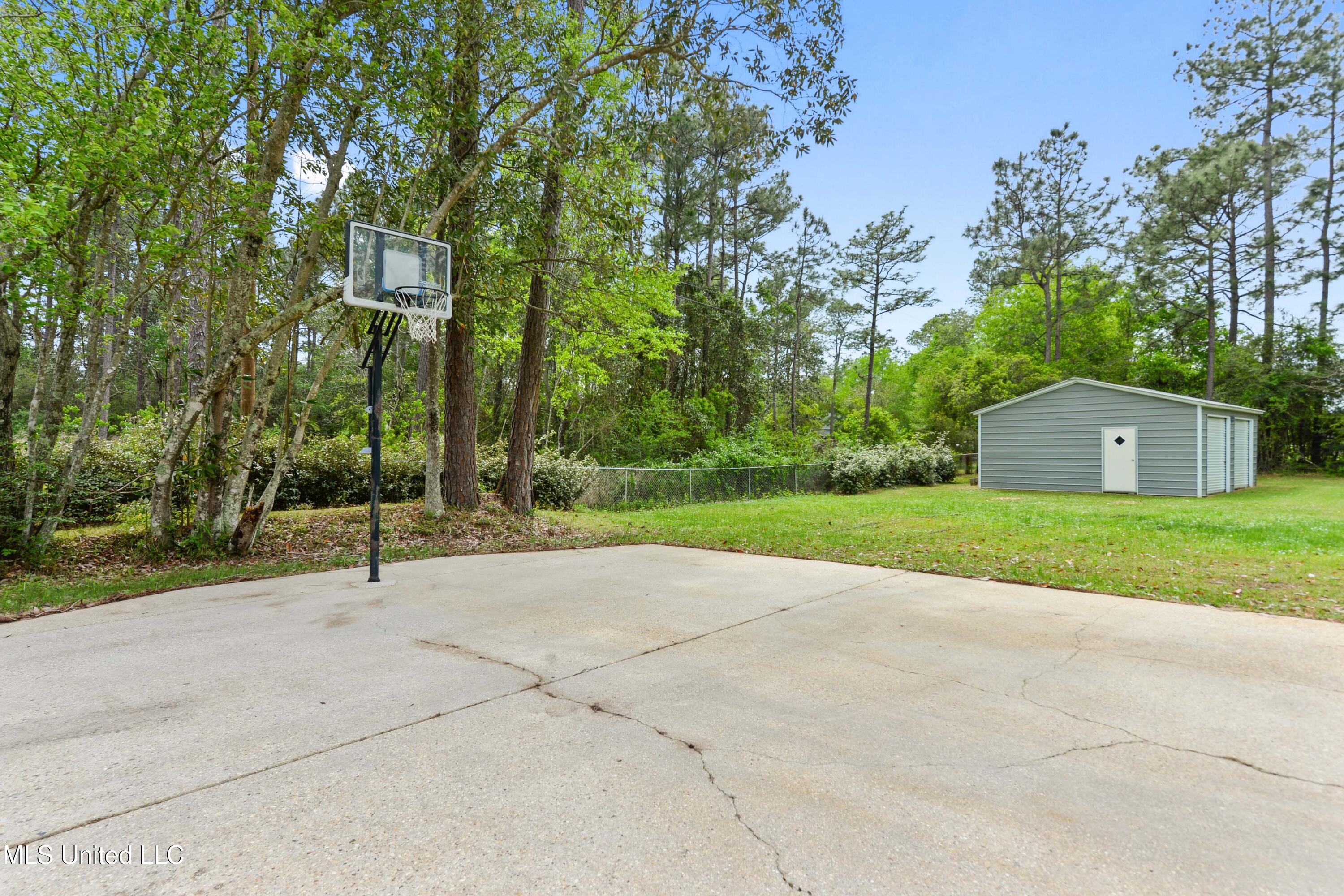 18437 Robinson Road, Gulfport, Mississippi image 46