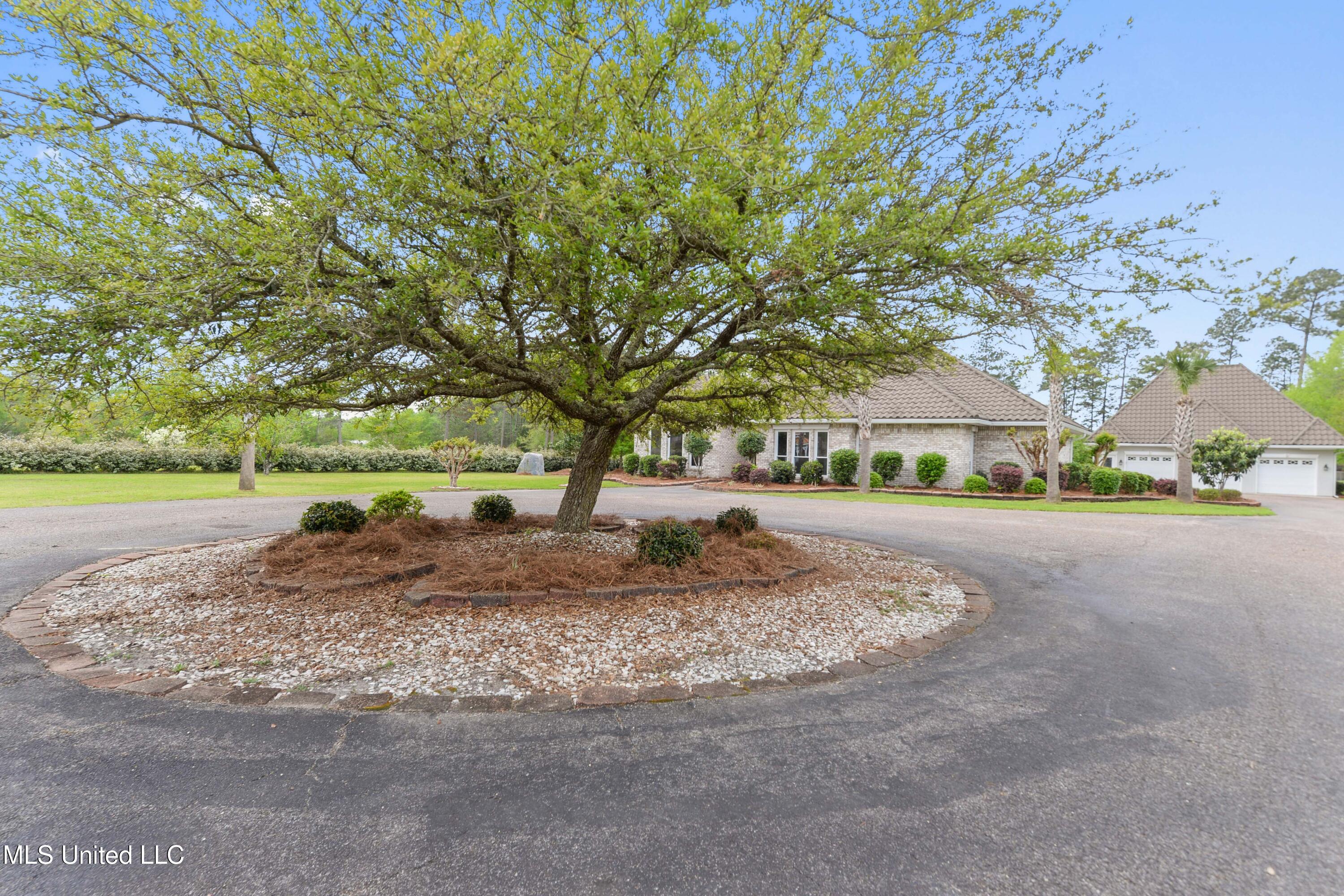 18437 Robinson Road, Gulfport, Mississippi image 3