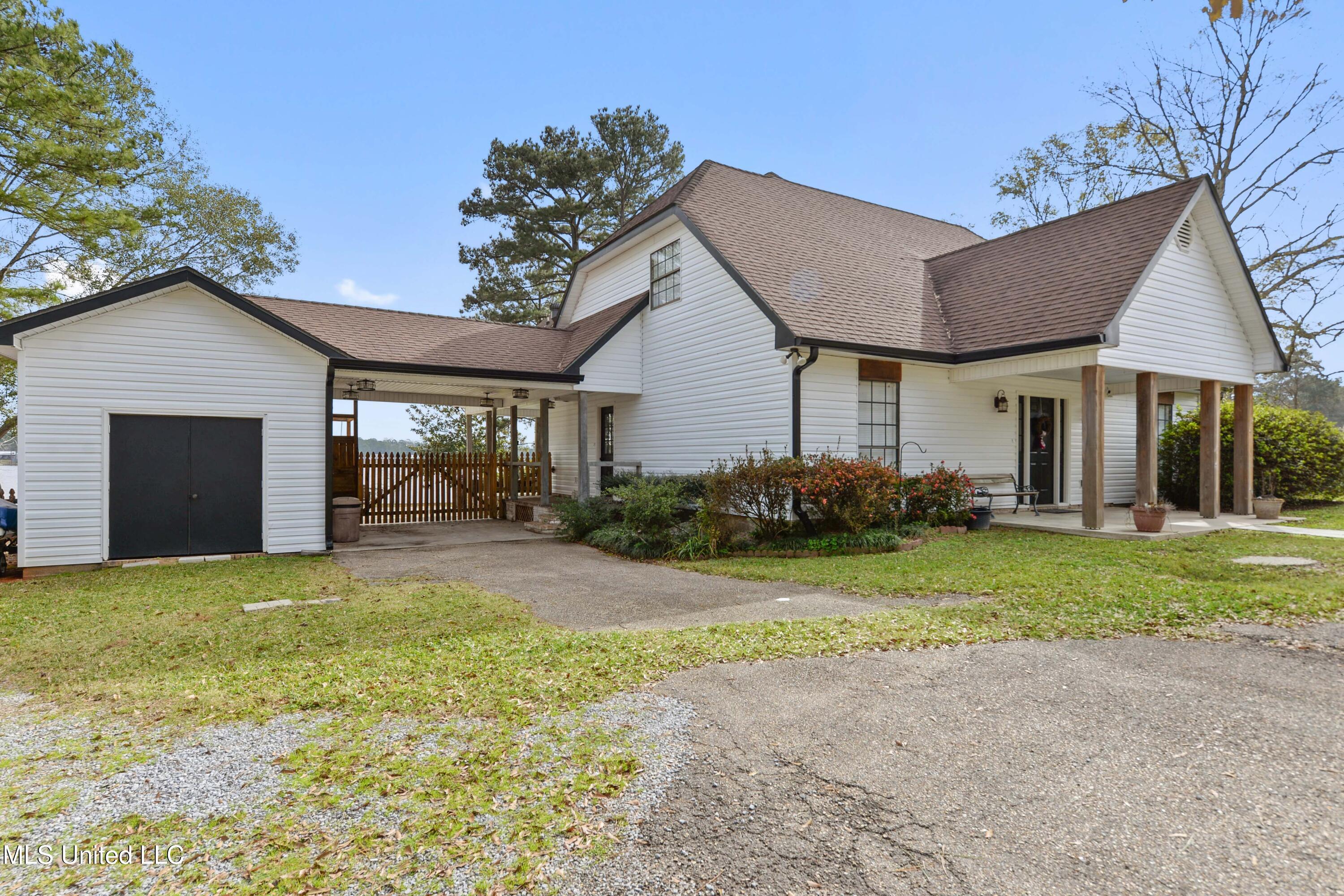 68 Bucaneer Circle, Carriere, Mississippi image 3