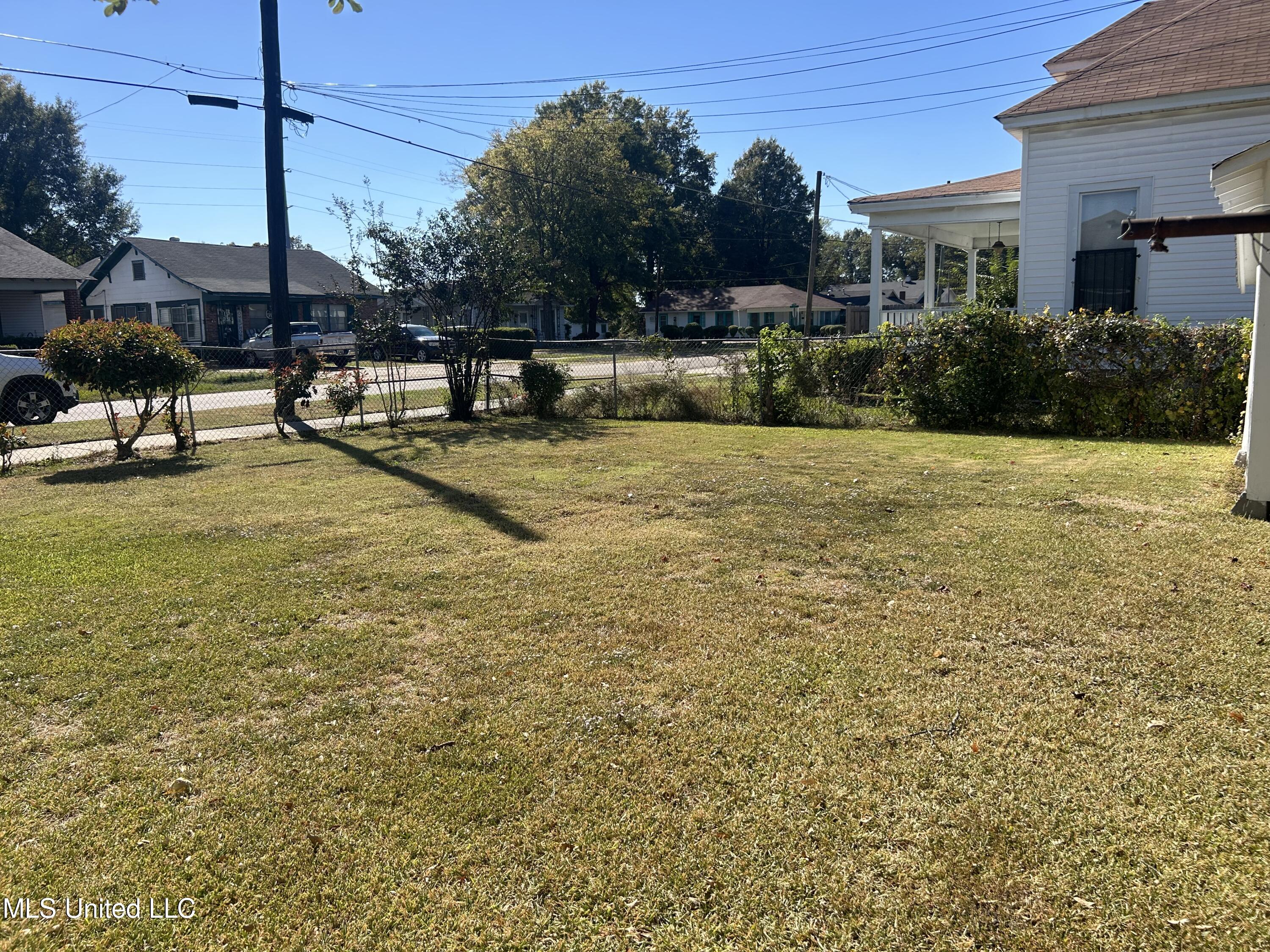 210 3rd Street, Greenwood, Mississippi image 9