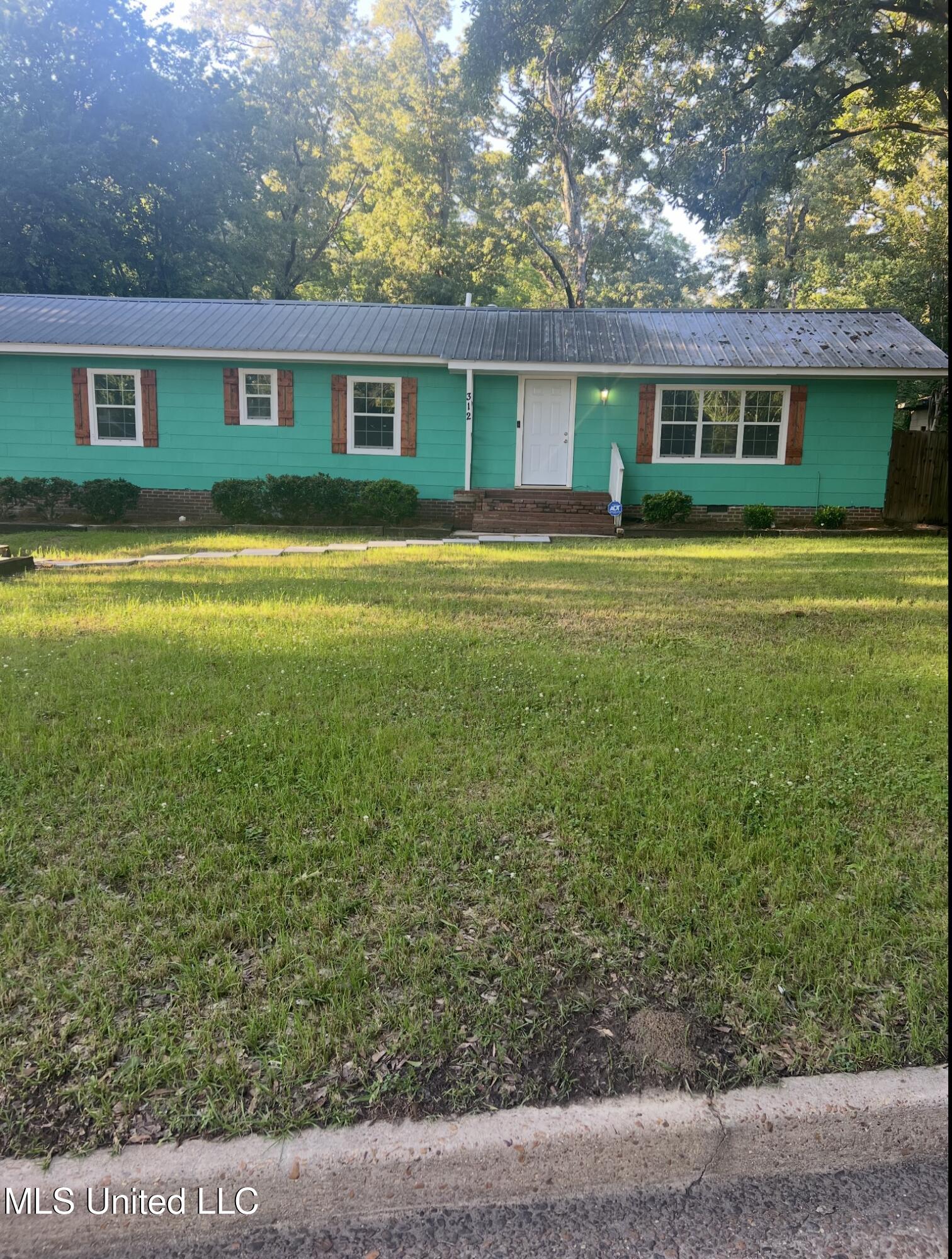 315 E Northside Drive, Jackson, Mississippi image 2