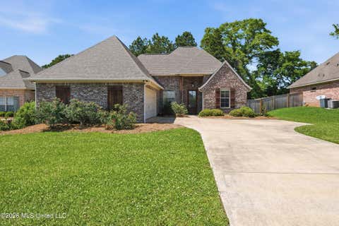 Homes For Sale - 118 Sweetbriar Circle<br/> Canton, MS 39046