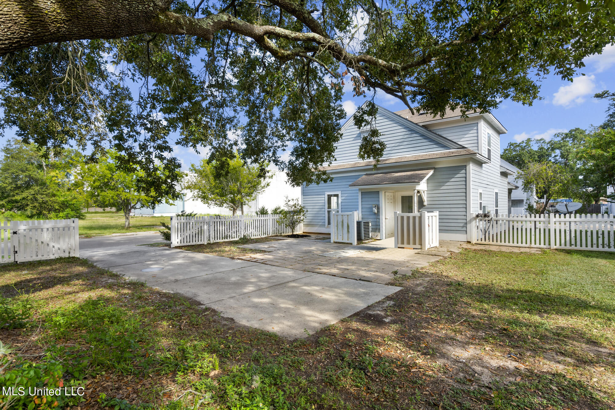 631 Crescent Street, Biloxi, Mississippi image 16