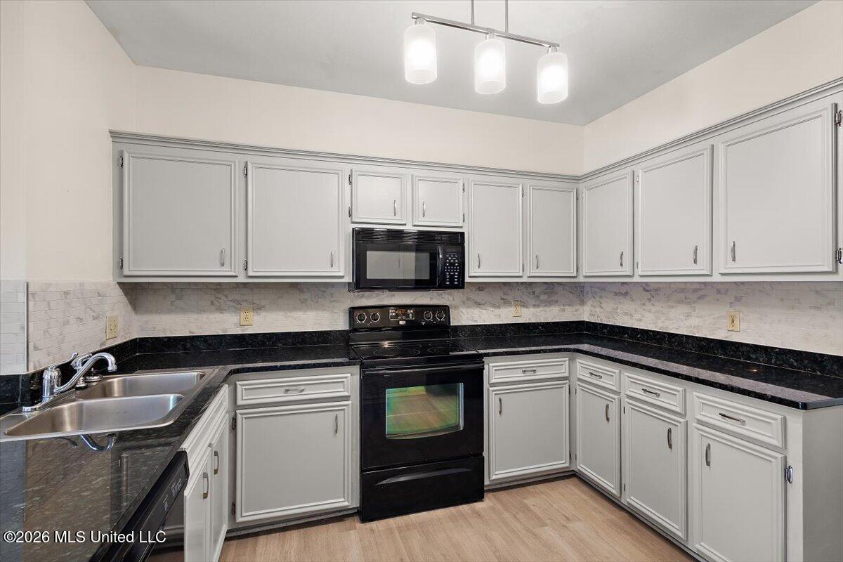 5076 Harling Place