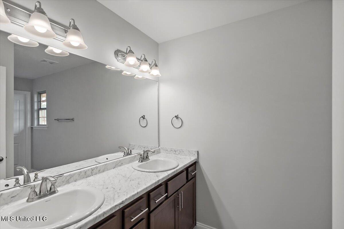 1683 Cambria Drive, Southaven, Mississippi image 8
