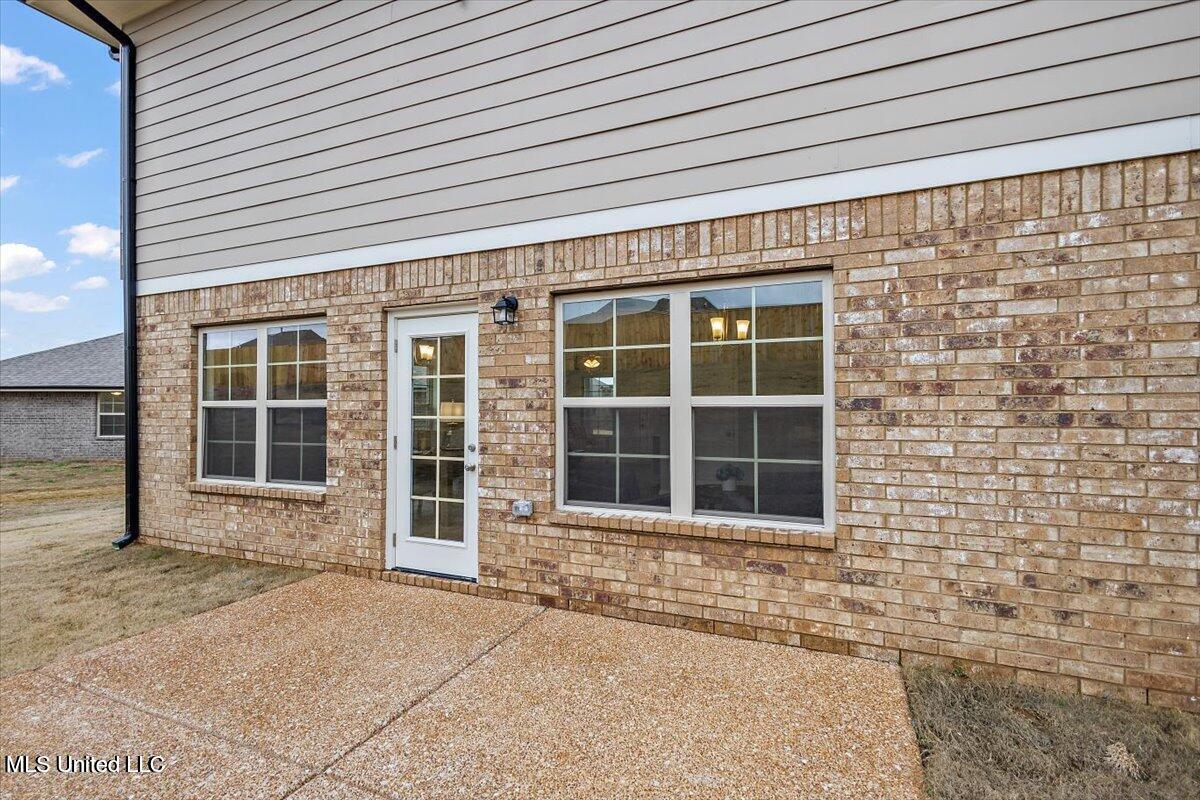 1683 Cambria Drive, Southaven, Mississippi image 3