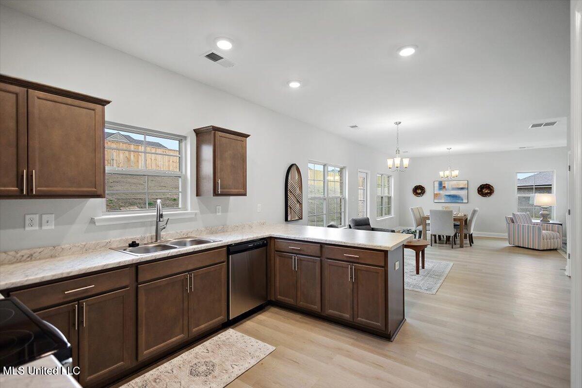 1683 Cambria Drive, Southaven, Mississippi image 25