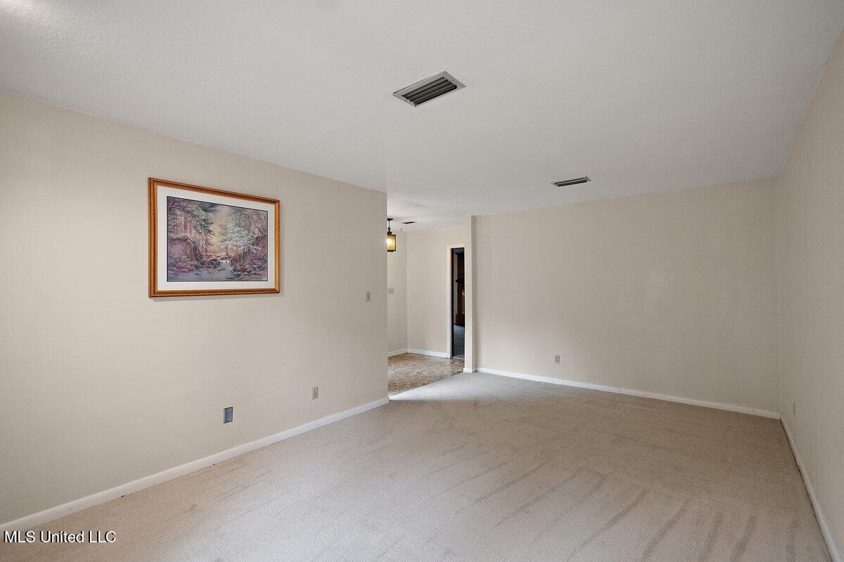 1026 Briarwood Drive, Jackson, Mississippi image 4