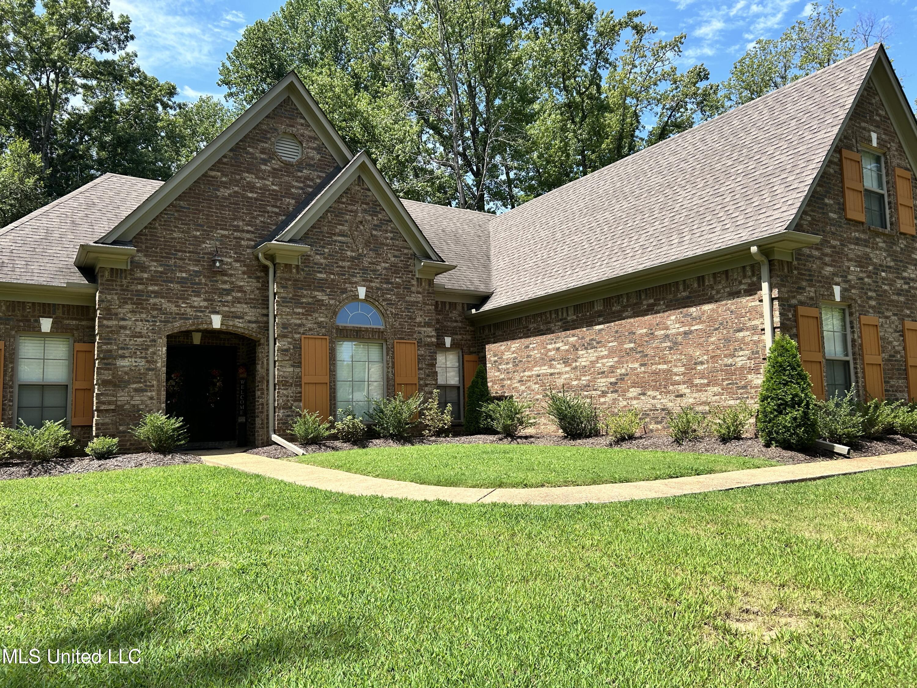 7153 Soaring Oaks Cove, Walls, Mississippi image 2