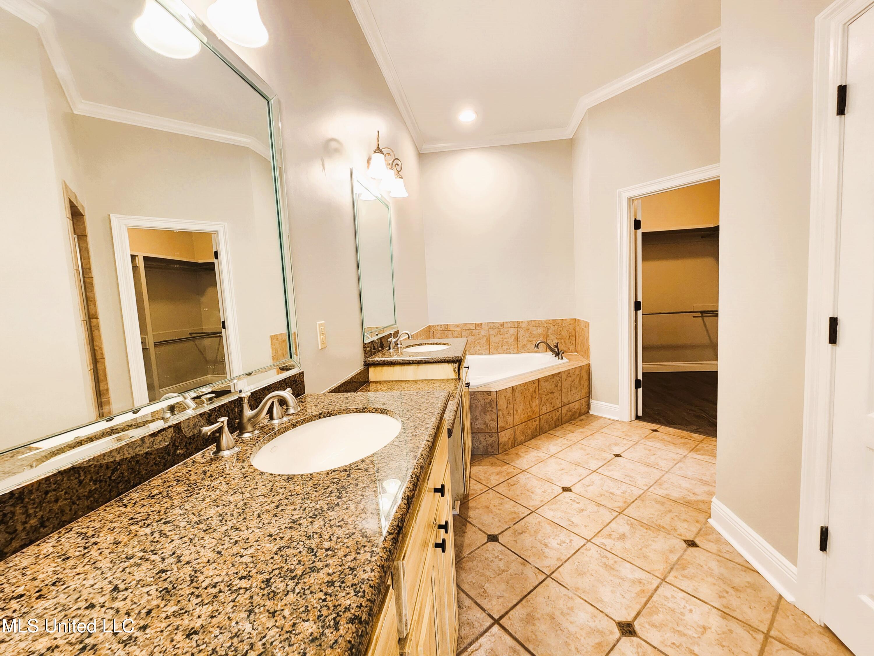 3936 Acadian Village Drive, Ocean Springs, Mississippi image 15