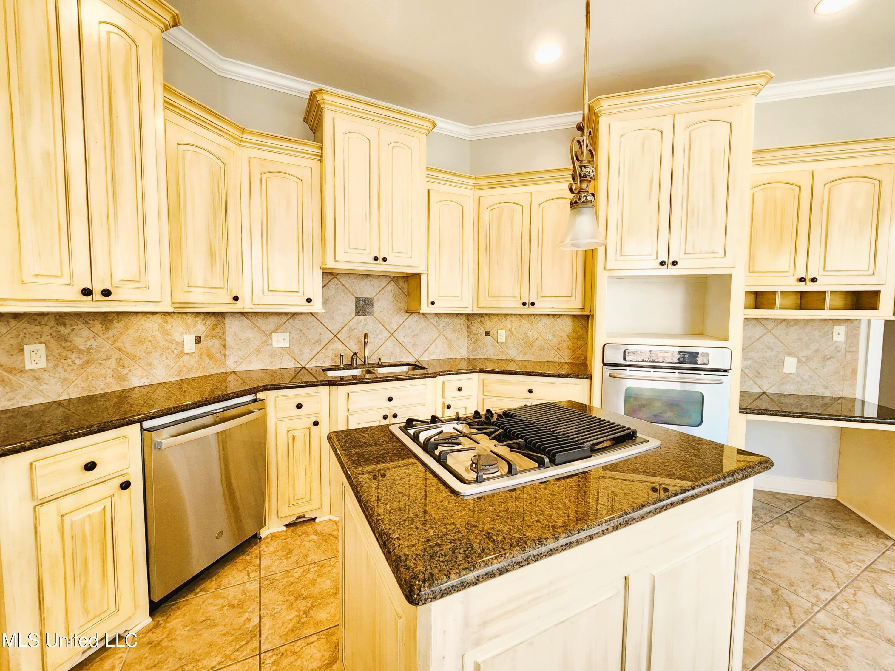 3936 Acadian Village Drive, Ocean Springs, Mississippi image 11