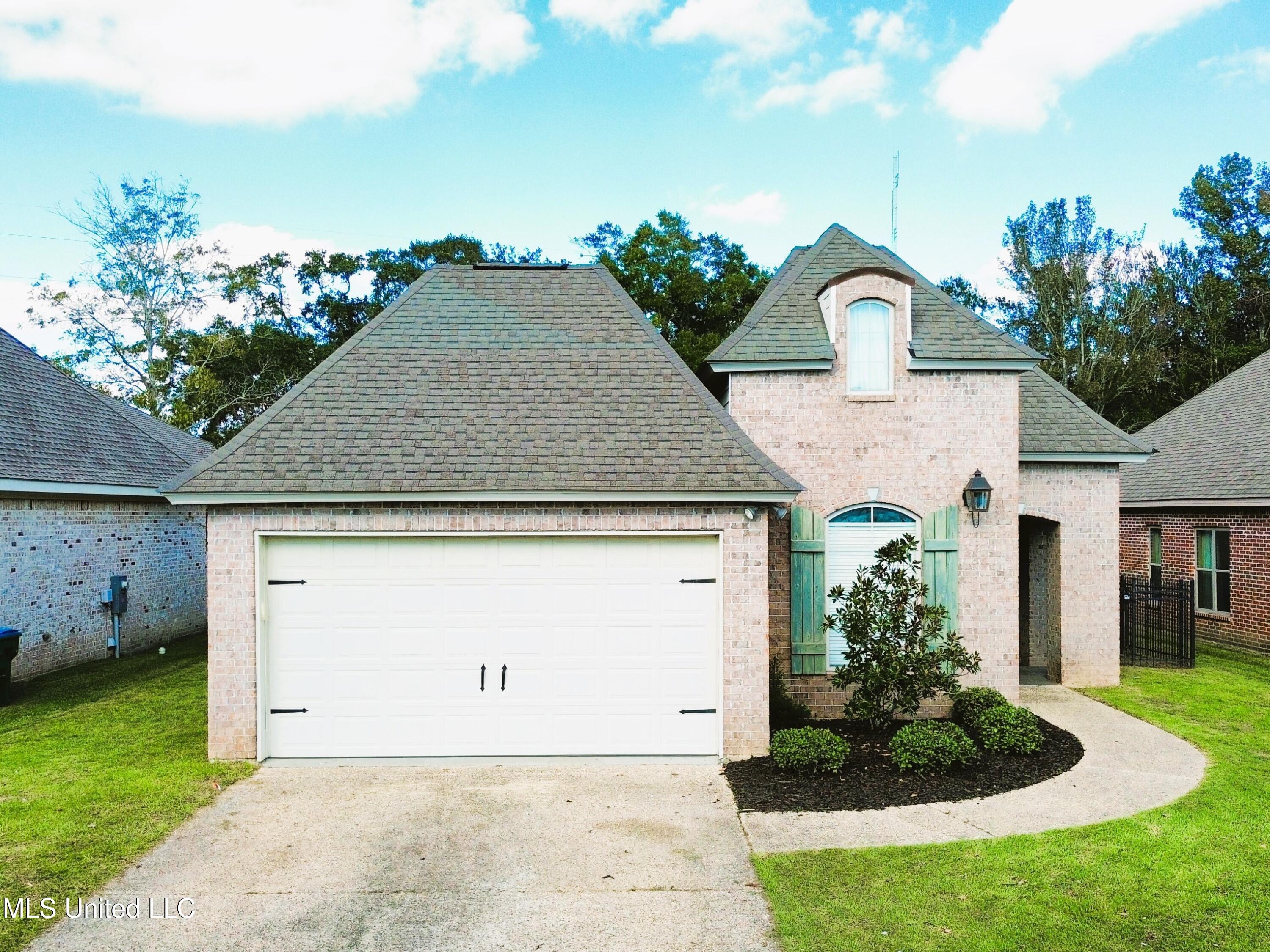 3936 Acadian Village Drive, Ocean Springs, Mississippi image 1