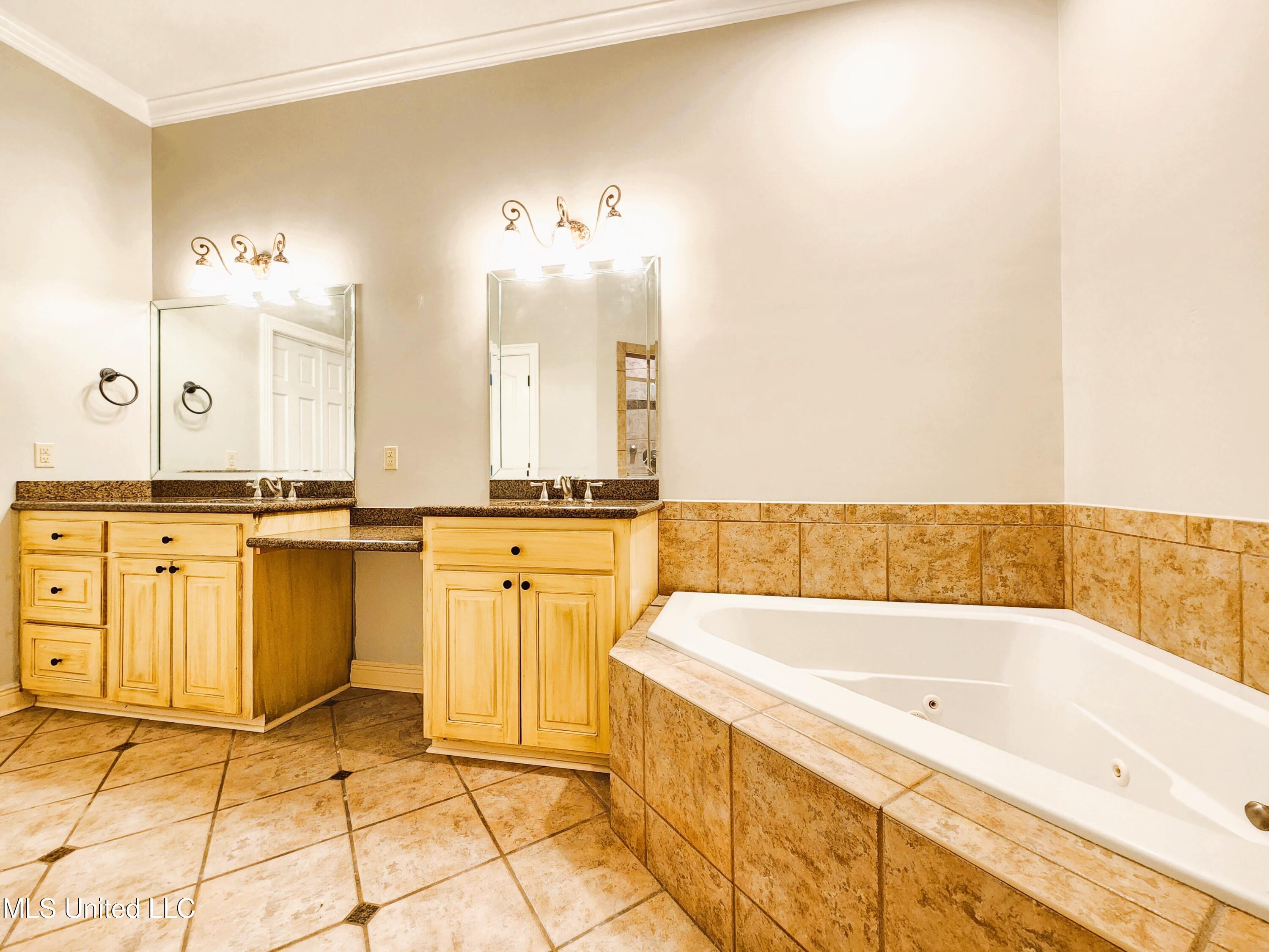 3936 Acadian Village Drive, Ocean Springs, Mississippi image 17