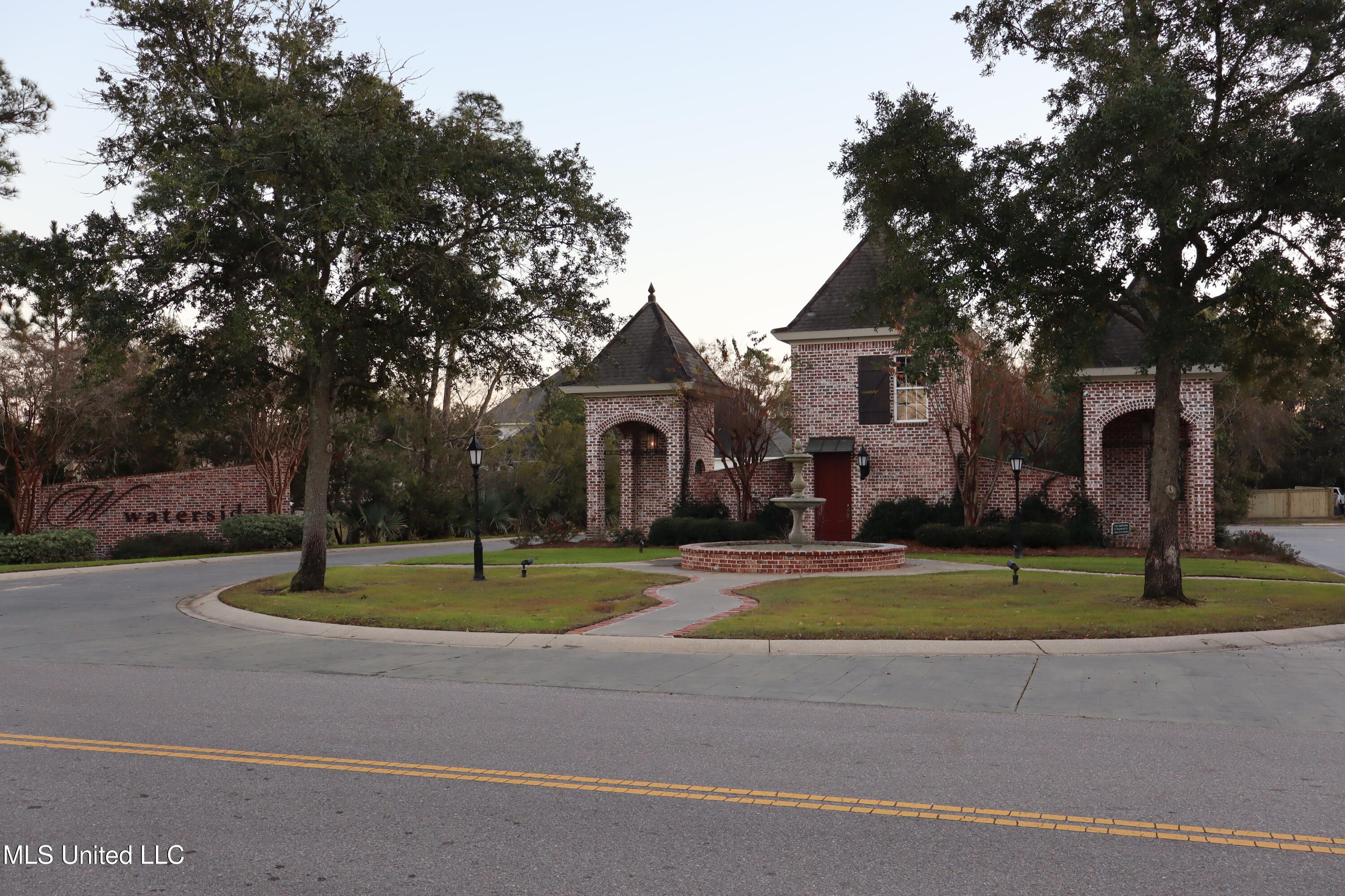 11009 Channelside Drive, Gulfport, Mississippi image 6