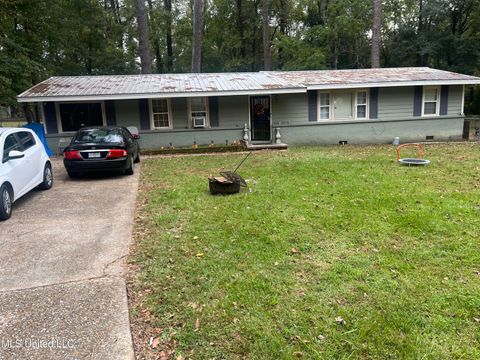 Homes For Sale - 3632 Meadow Lane<br/> Jackson, MS 39212
