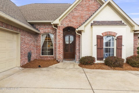 Homes For Sale - 910 Abundance Crossing<br/> Flowood, MS 39232