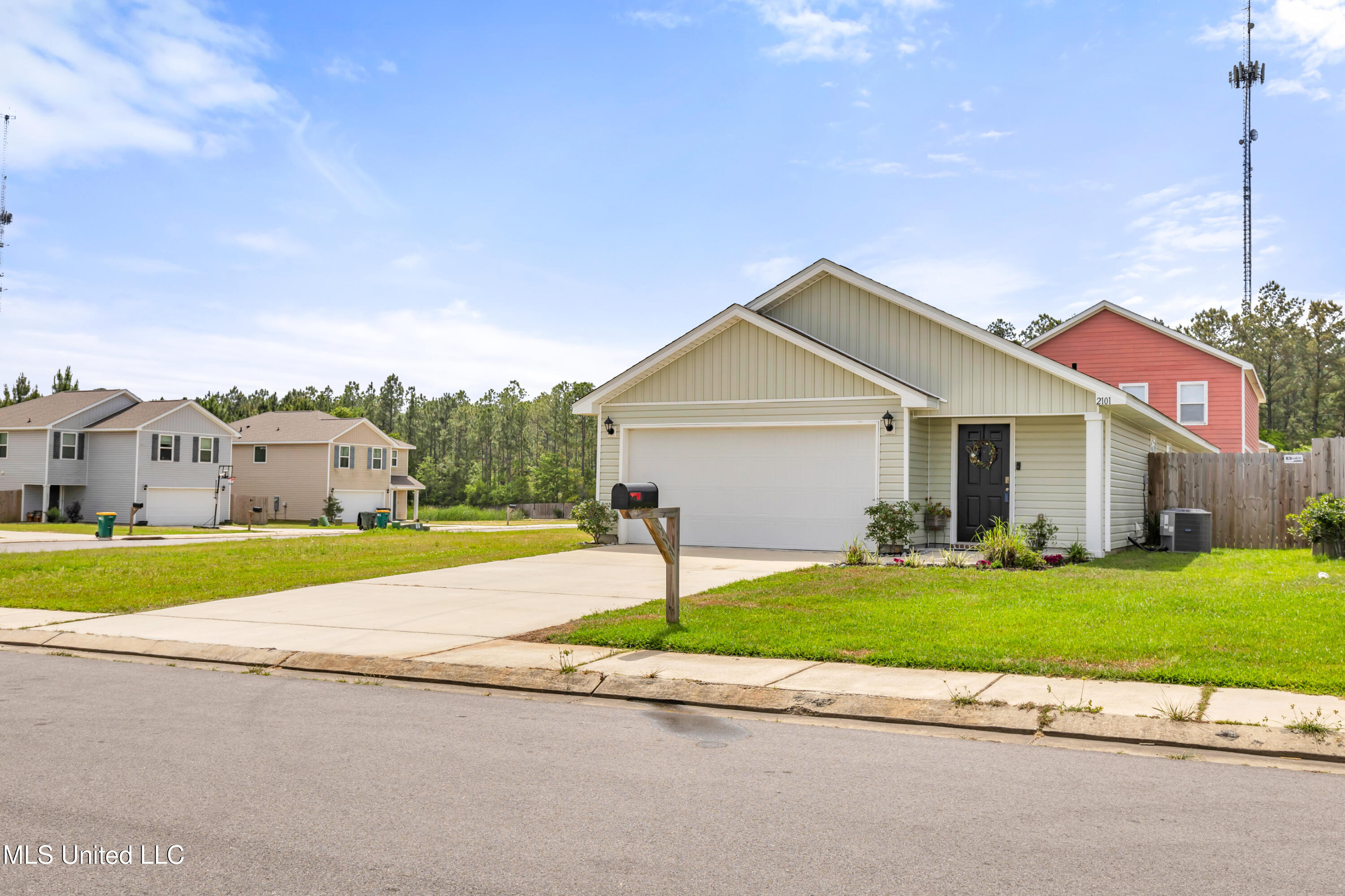 2101 Napoleon St Street, Ocean Springs, Mississippi image 2