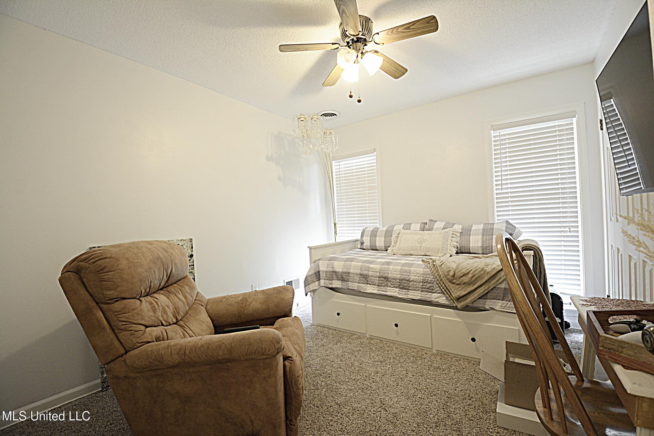 8256 E Farmington Drive, Southaven, Mississippi image 18