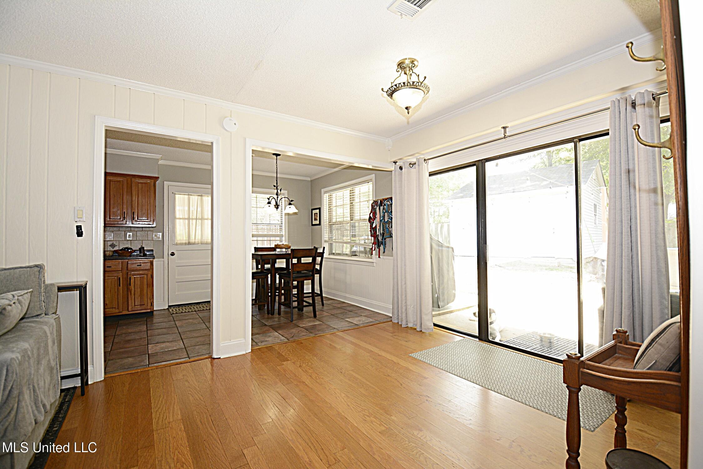 8256 E Farmington Drive, Southaven, Mississippi image 11