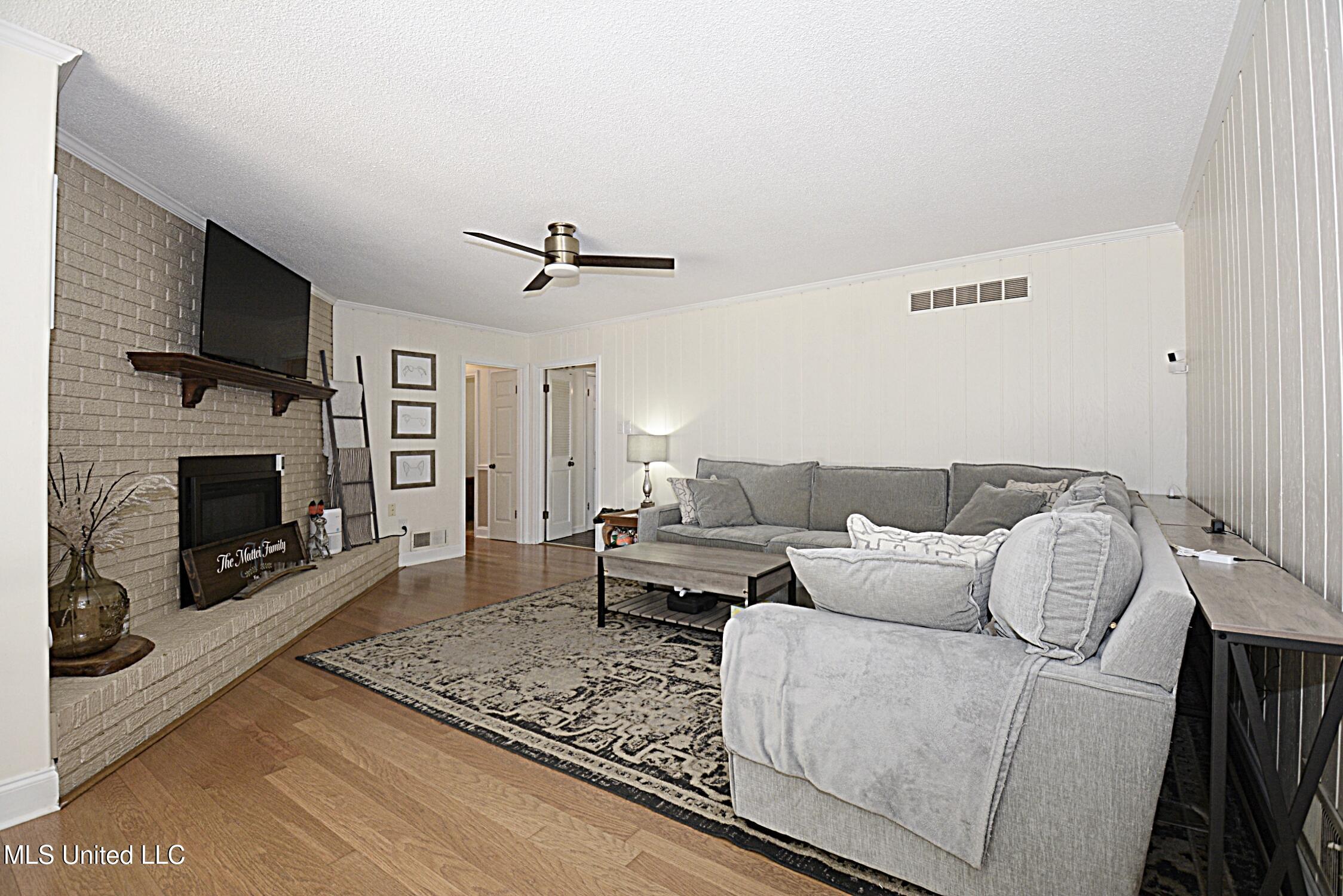 8256 E Farmington Drive, Southaven, Mississippi image 8