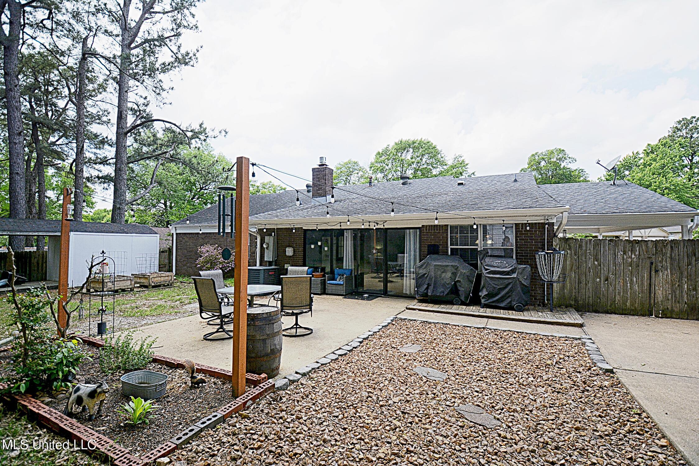 8256 E Farmington Drive, Southaven, Mississippi image 23