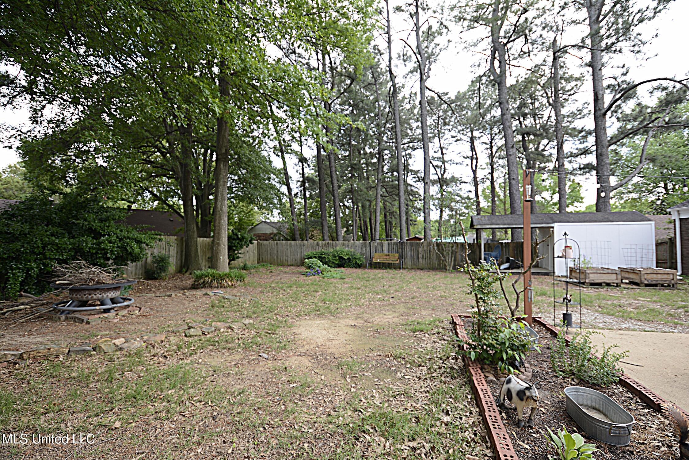 8256 E Farmington Drive, Southaven, Mississippi image 28