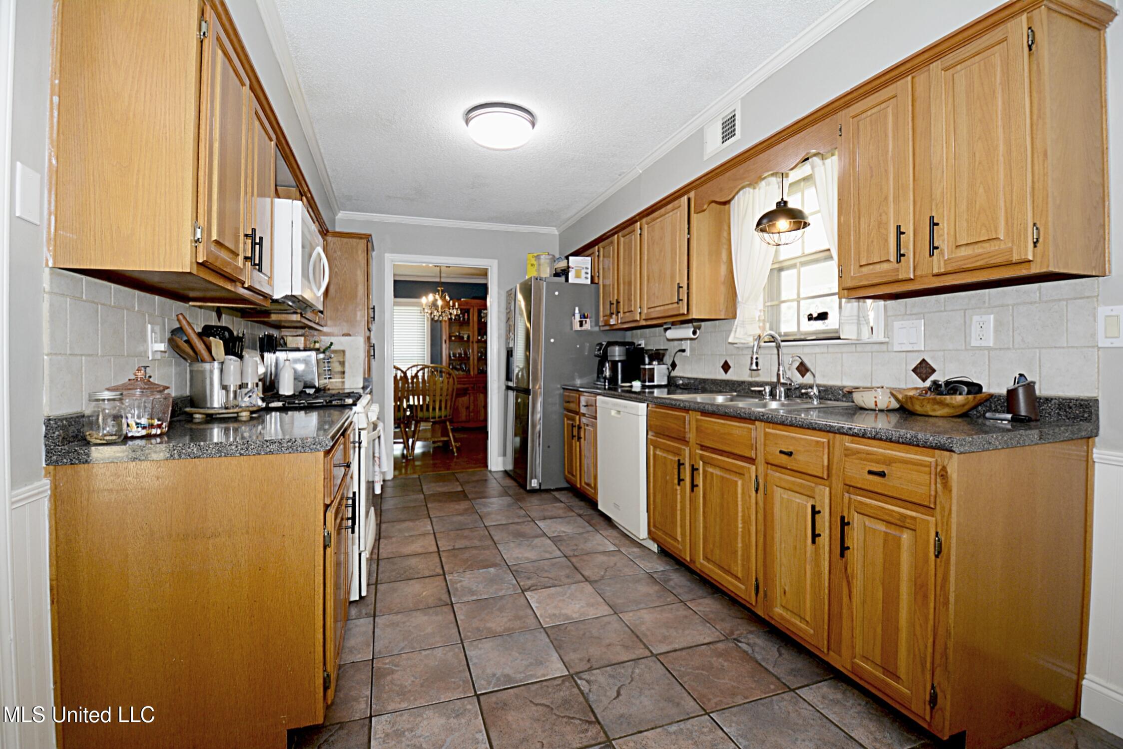 8256 E Farmington Drive, Southaven, Mississippi image 15